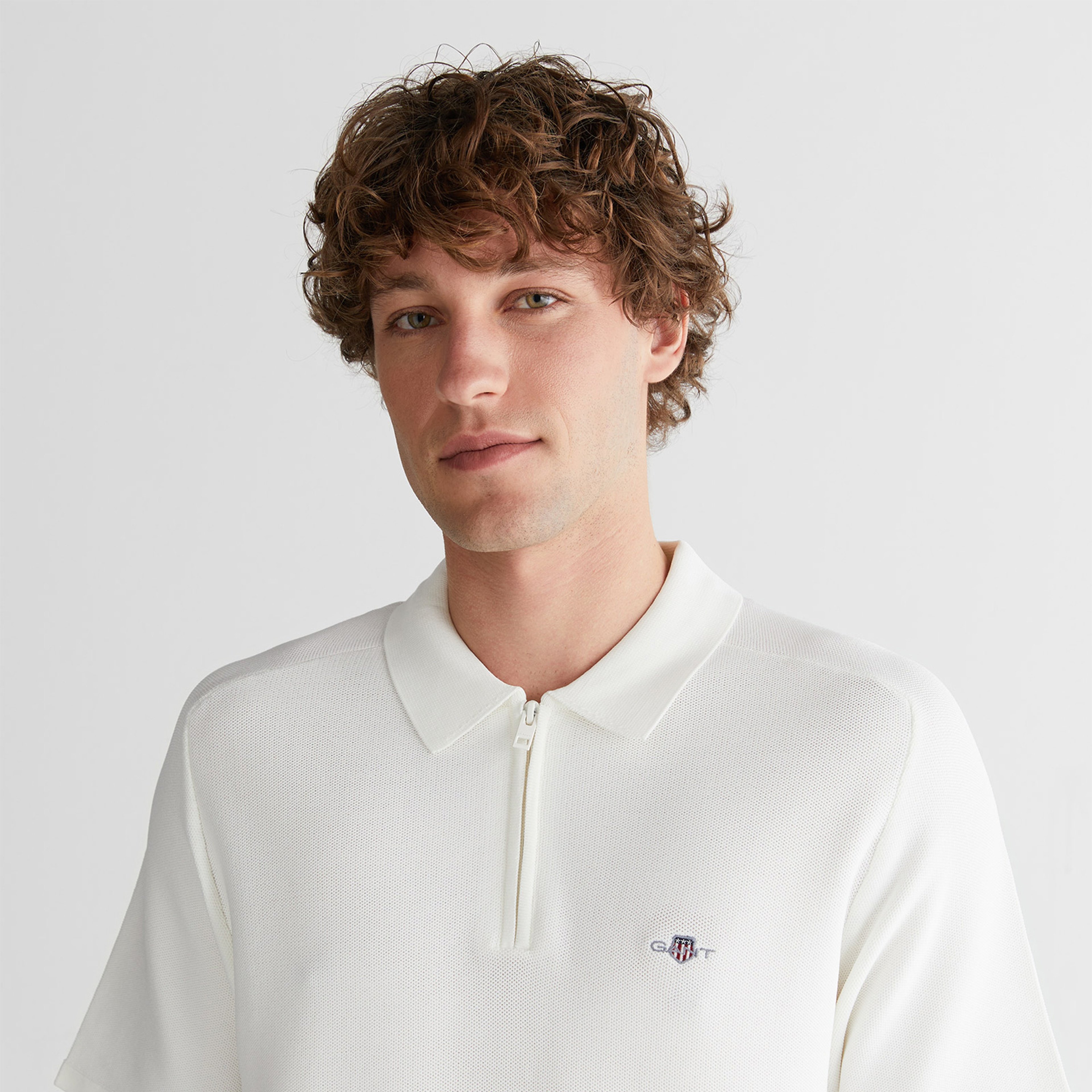 GANT Erkek Beyaz Regular Fit Yarım Fermuarlı Kısa Kollu Polo