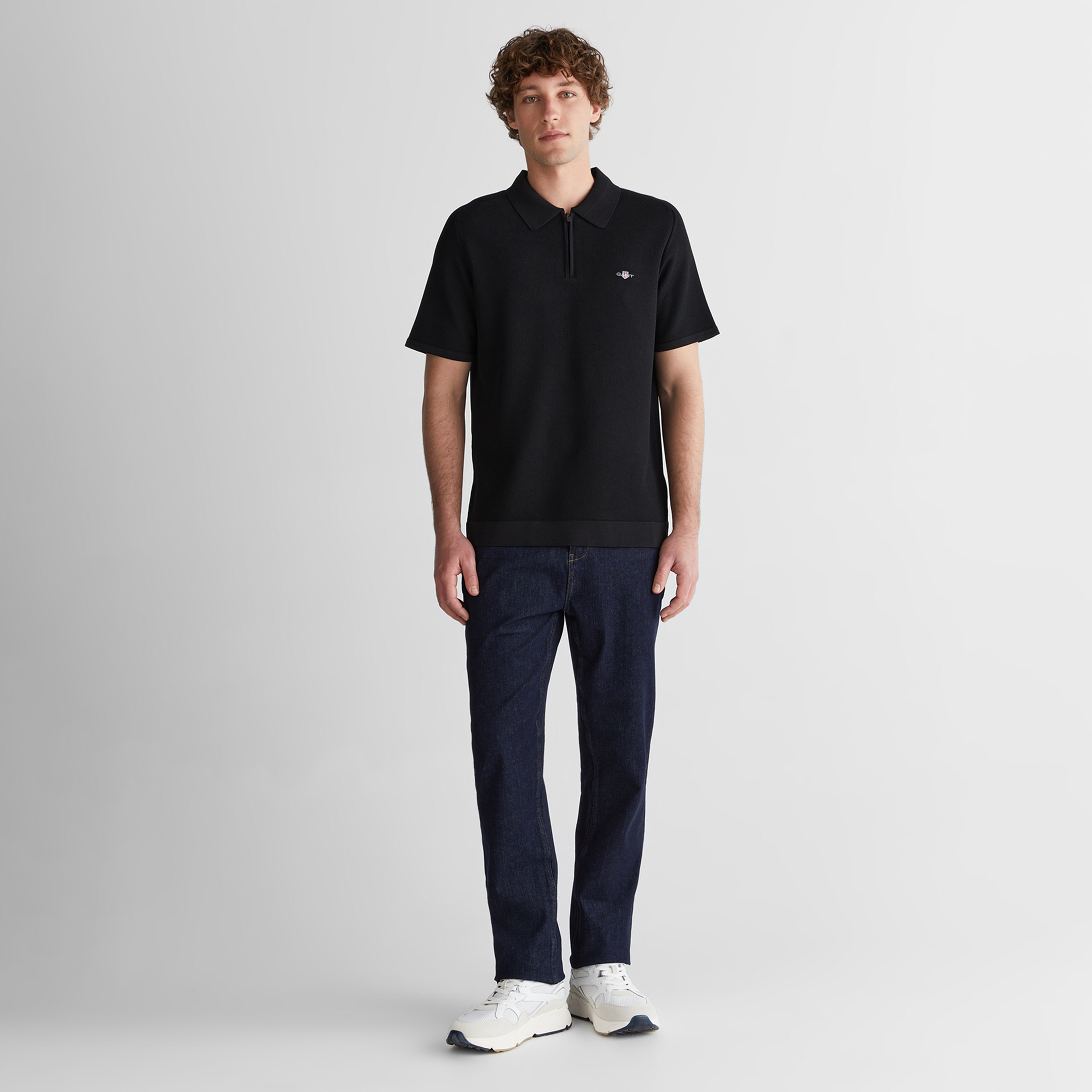 GANT Erkek Siyah Regular Fit Yarım Fermuarlı Kısa Kollu T-Shirt