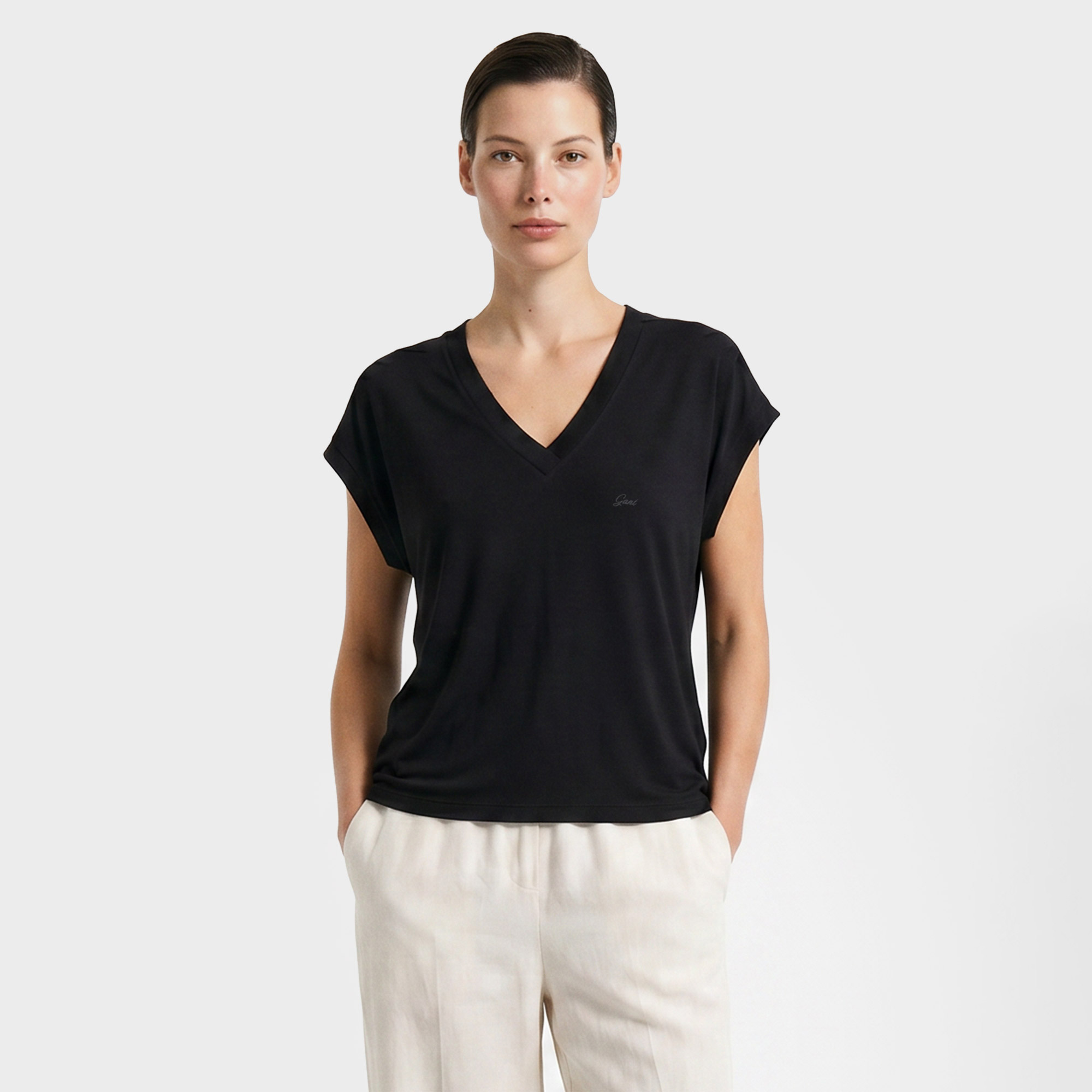 GANT Kadın Siyah V Yaka Regular Fit T-Shirt