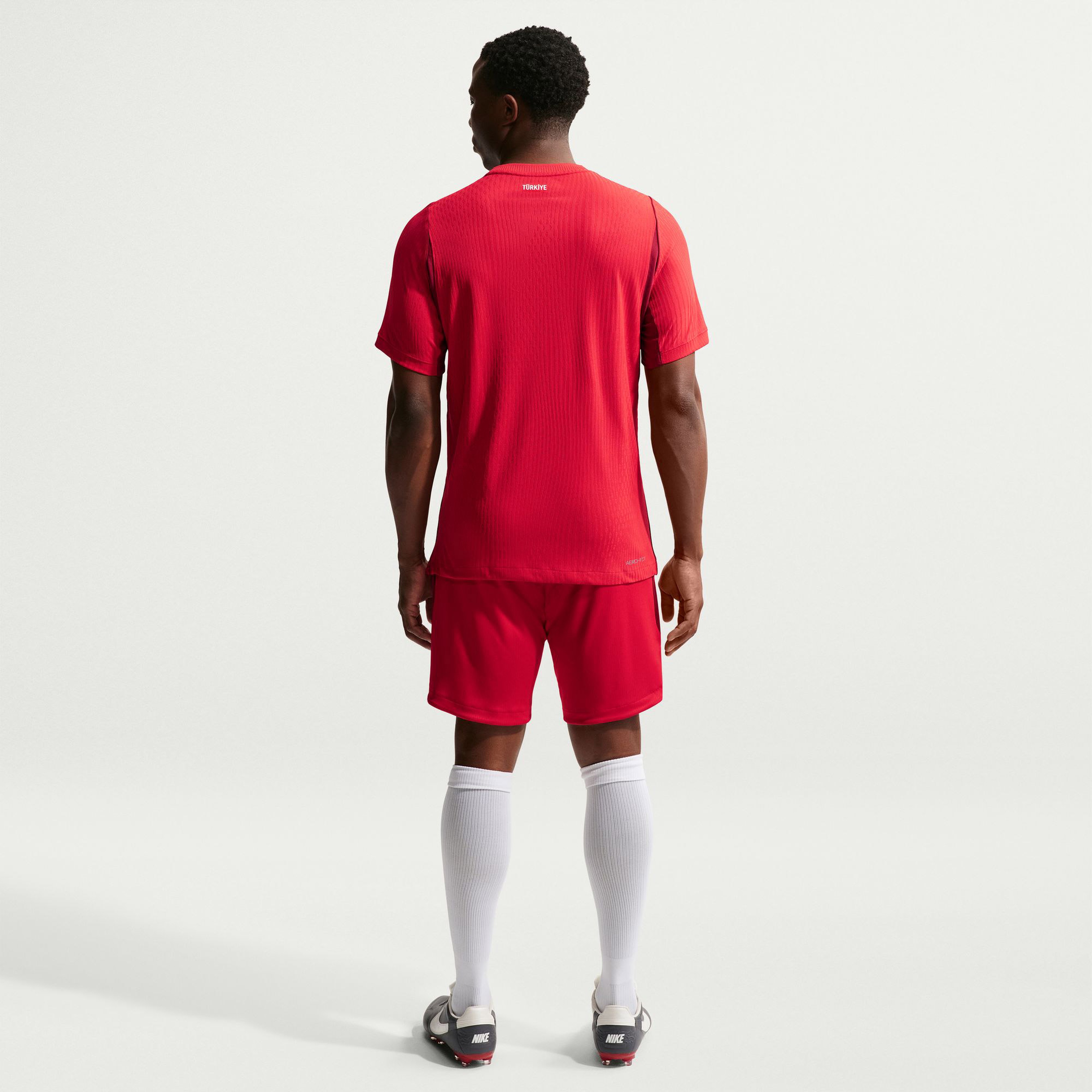 Nike Türkiye 2026 Erkek Kırmızı İç Saha Stadyum Şortu