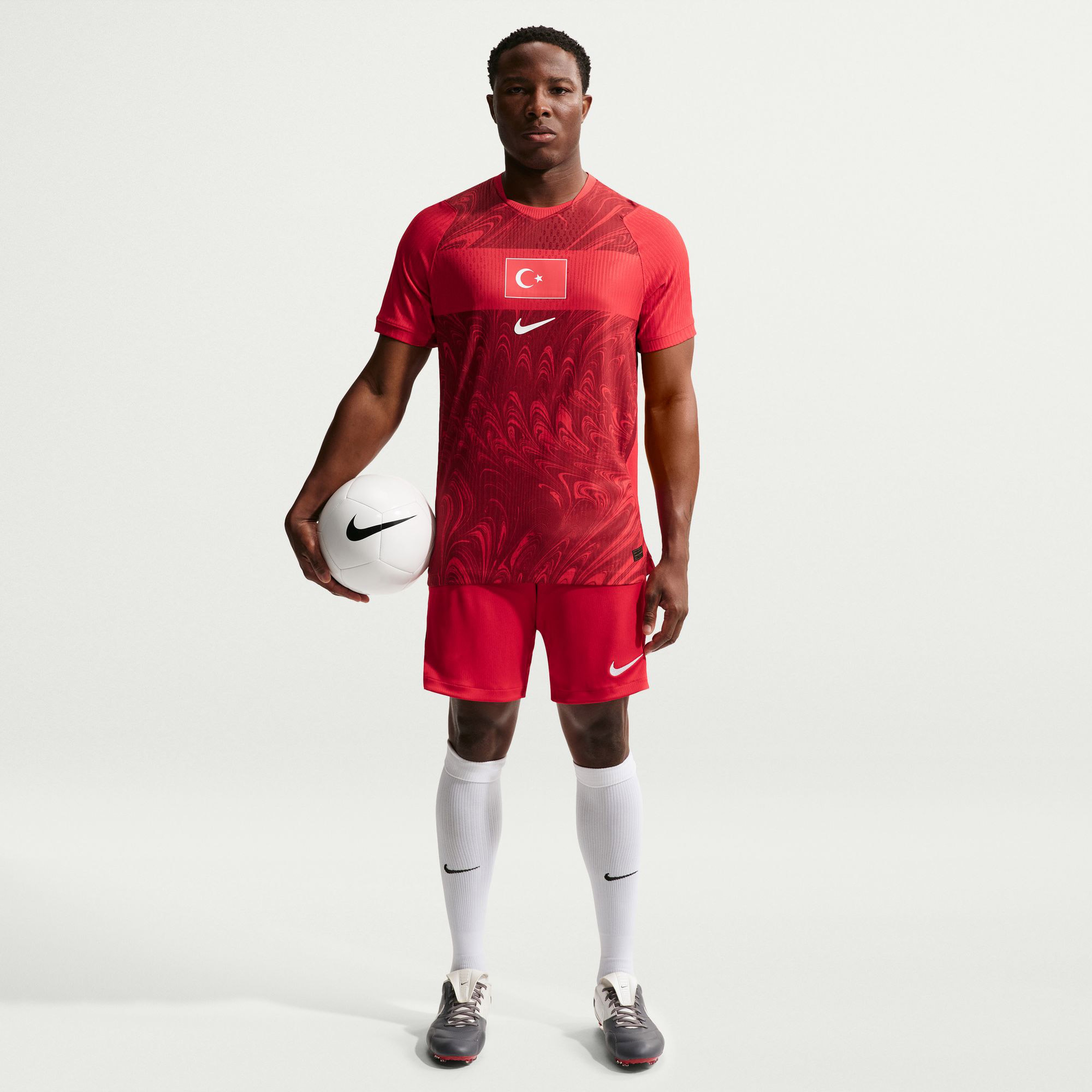Nike Türkiye 2026 Erkek Kırmızı İç Saha Stadyum Şortu