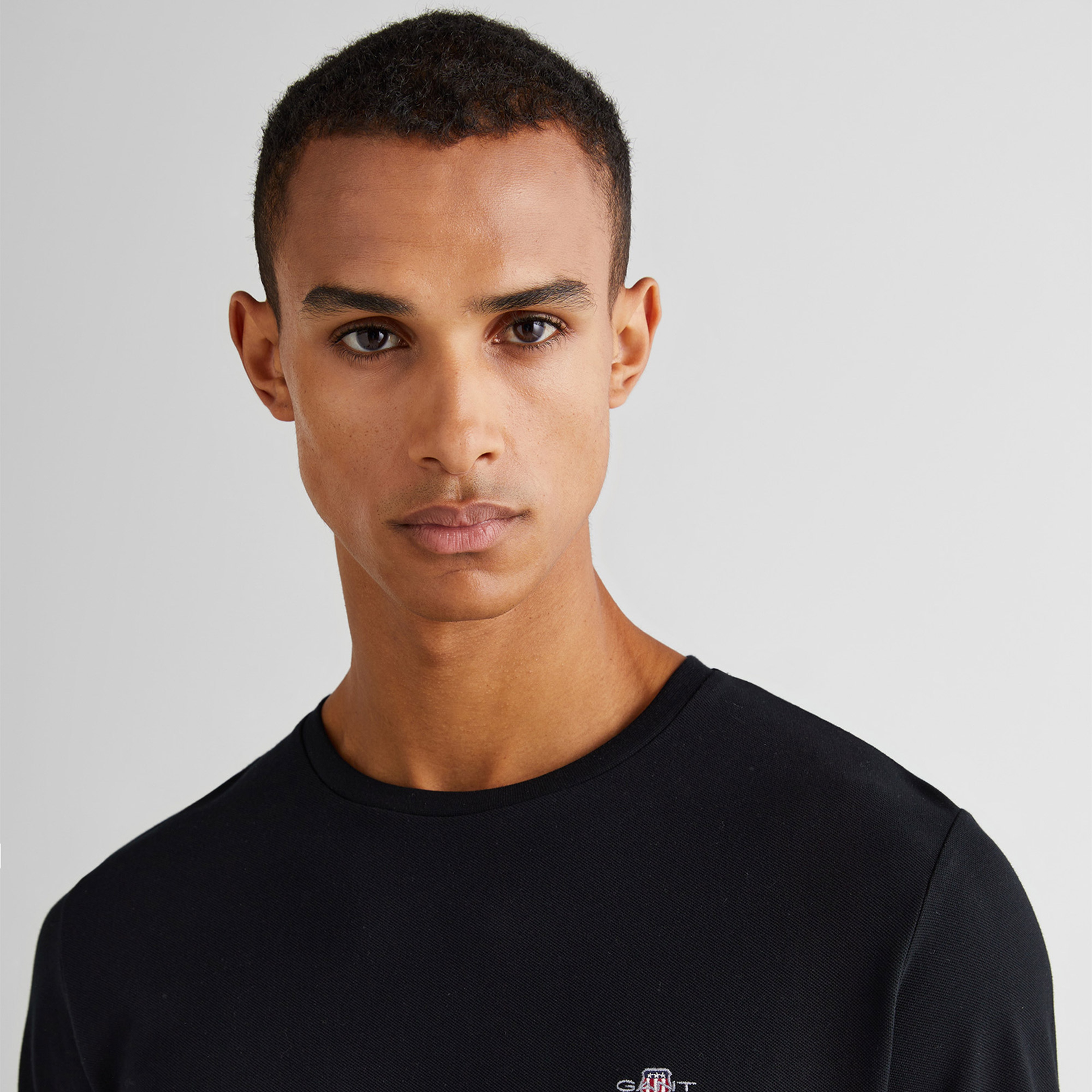 GANT Erkek Siyah Slim Fit Bisiklet Yaka Uzun Kollu T-Shirt