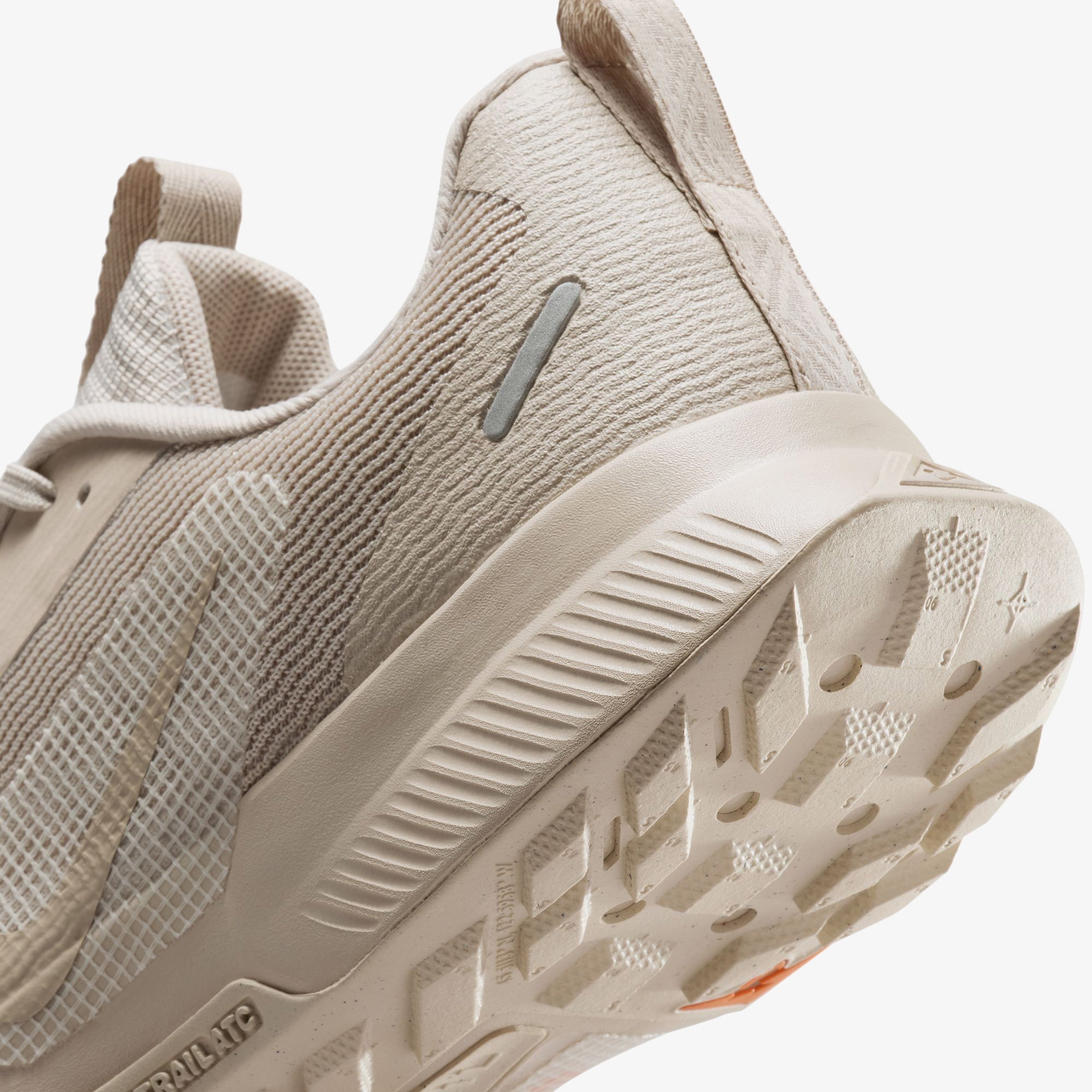 Nike Juniper Trail 3 Kadın Krem Koşu Ayakkabısı