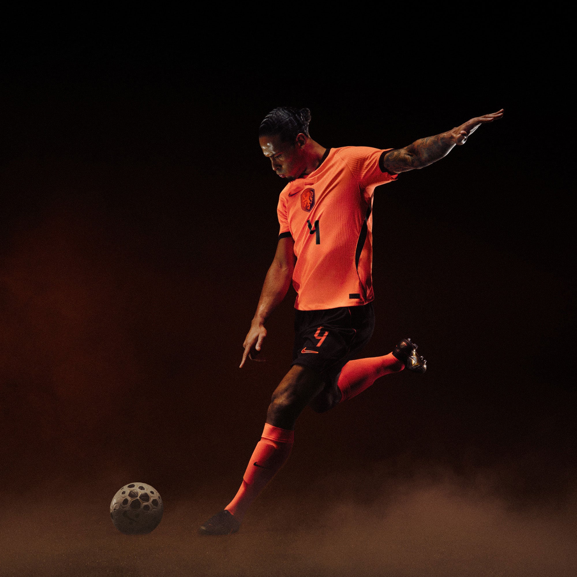 Nike Dri-FIT Netherlands 2026 Stadium Home Erkek Turuncu Futbol Forma