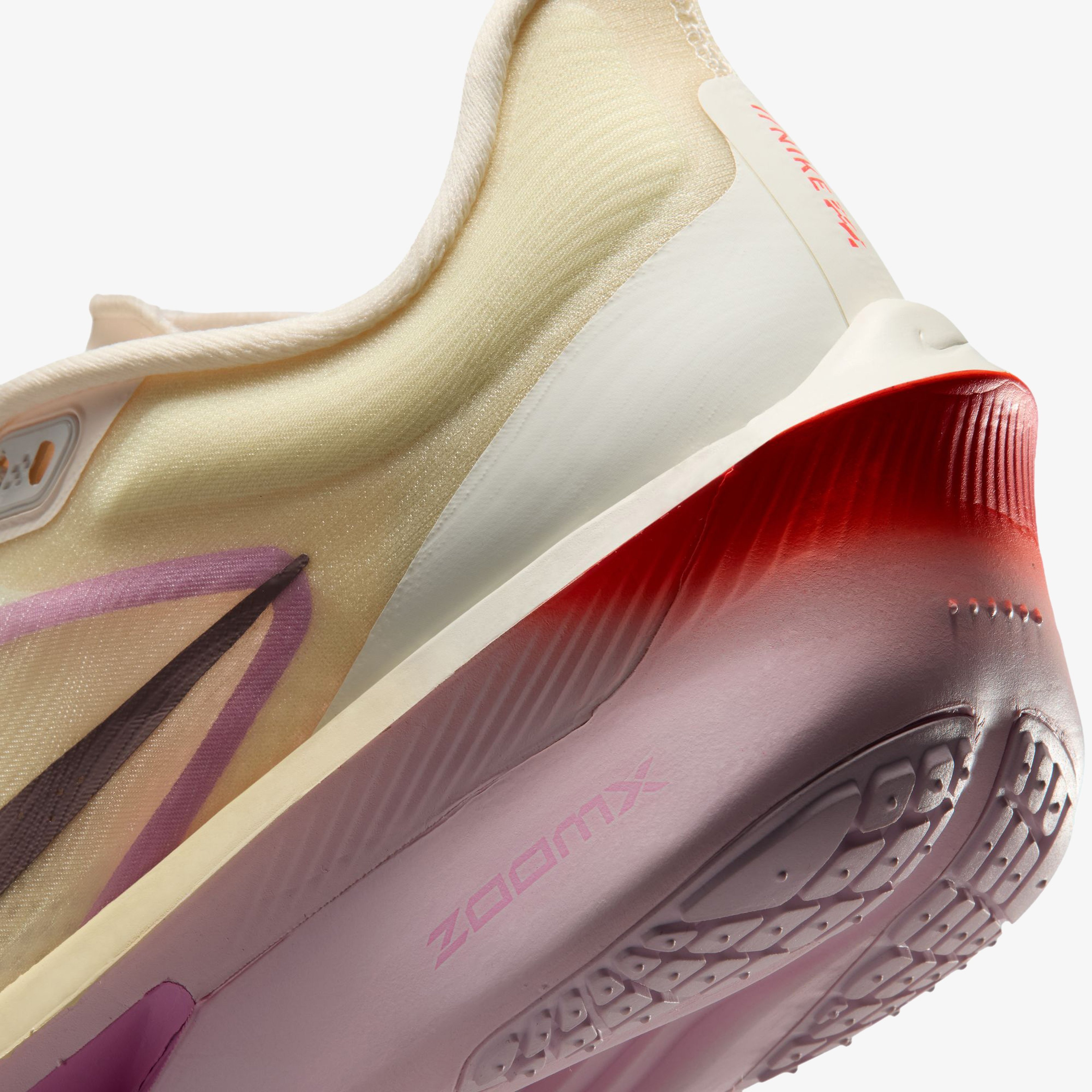 Nike Zoom Fly 6 Kadın Krem Koşu Ayakkabısı
