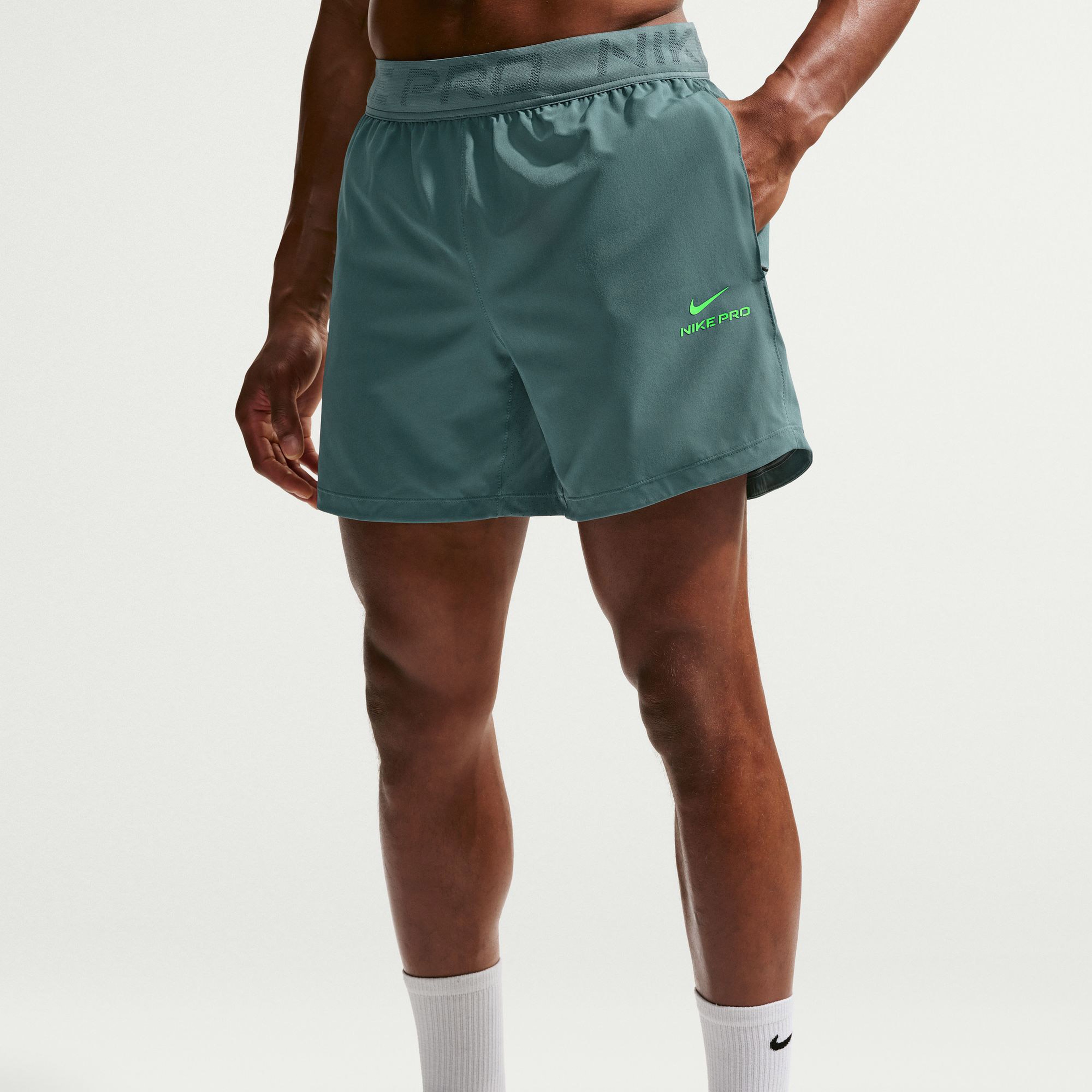 Nike Dri-FIT Pro Training Erkek Yeşil Antrenman Şort