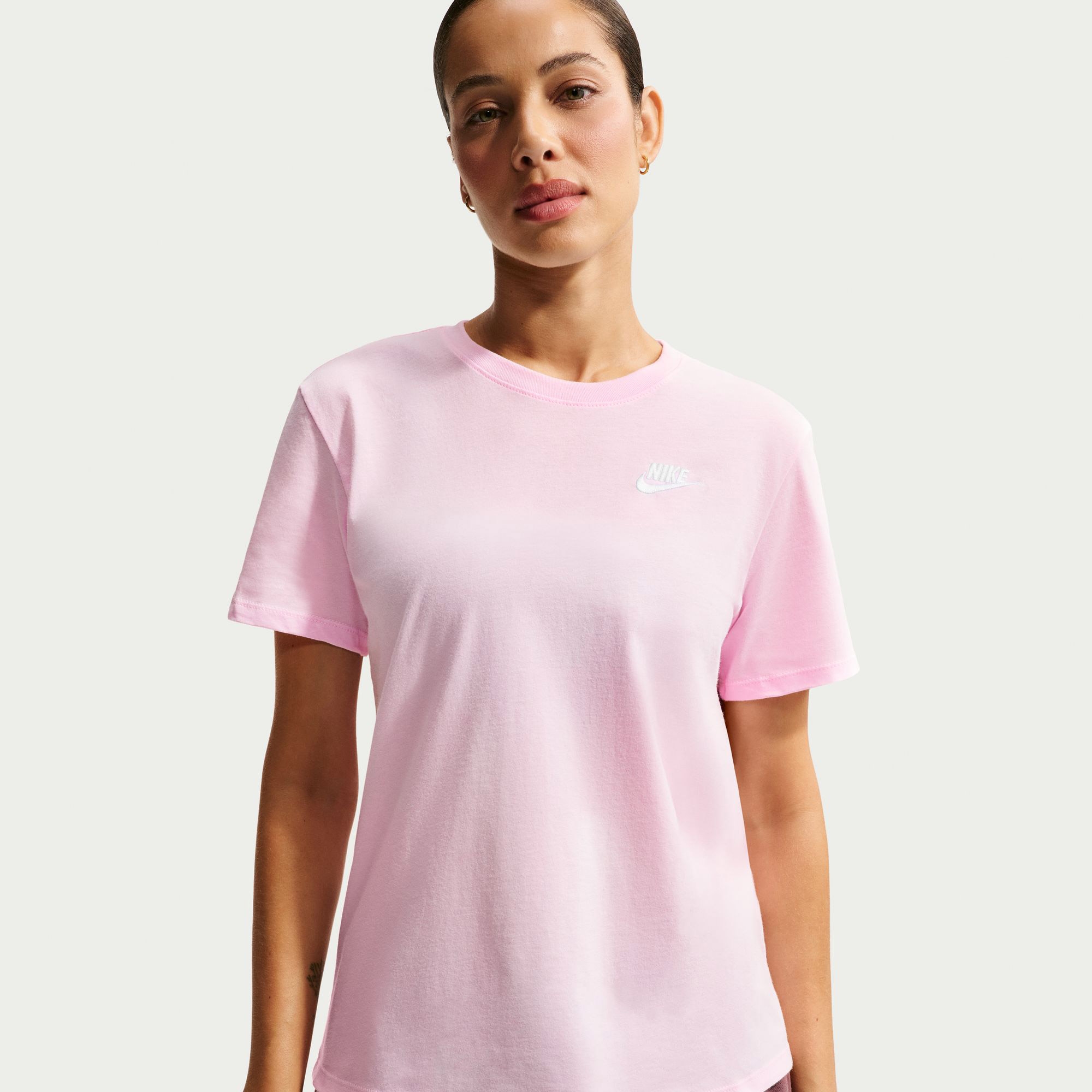 Nike Sportswear Club Essentials Kadın Pembe T-Shirt