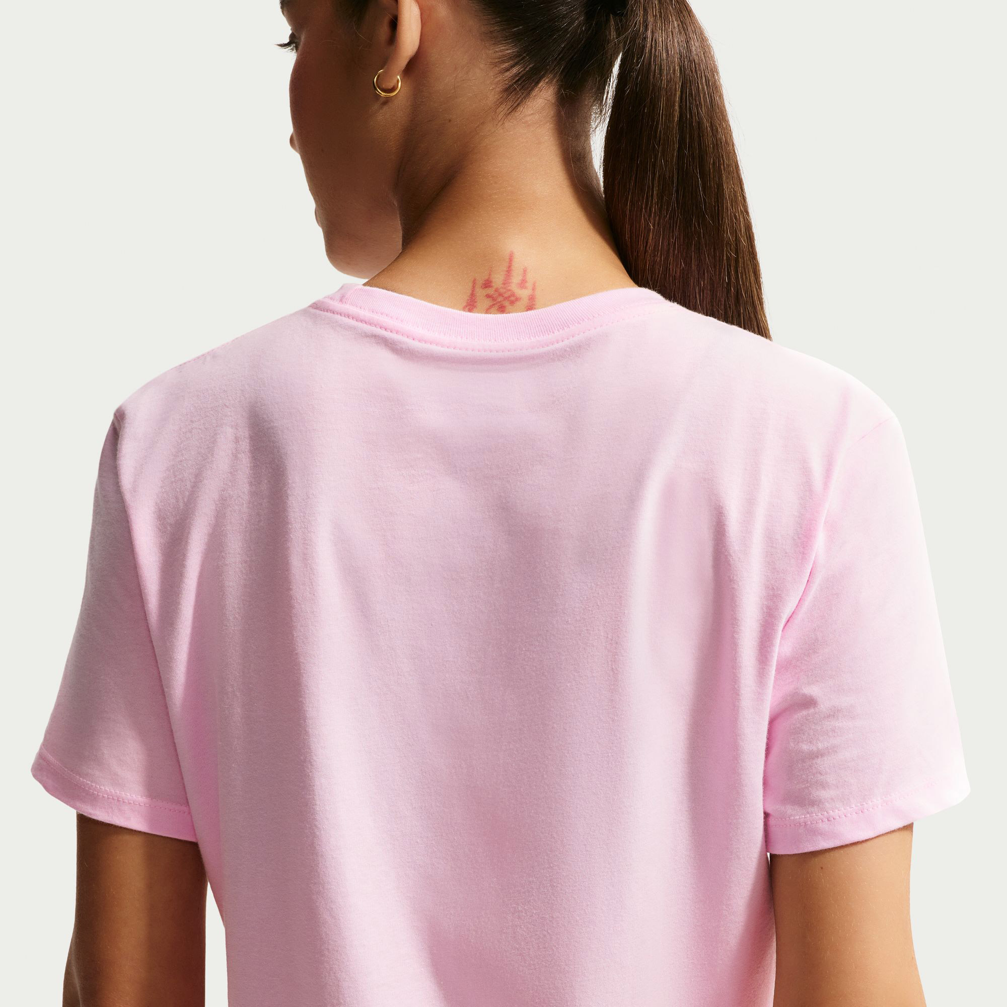 Nike Sportswear Club Essentials Kadın Pembe T-Shirt
