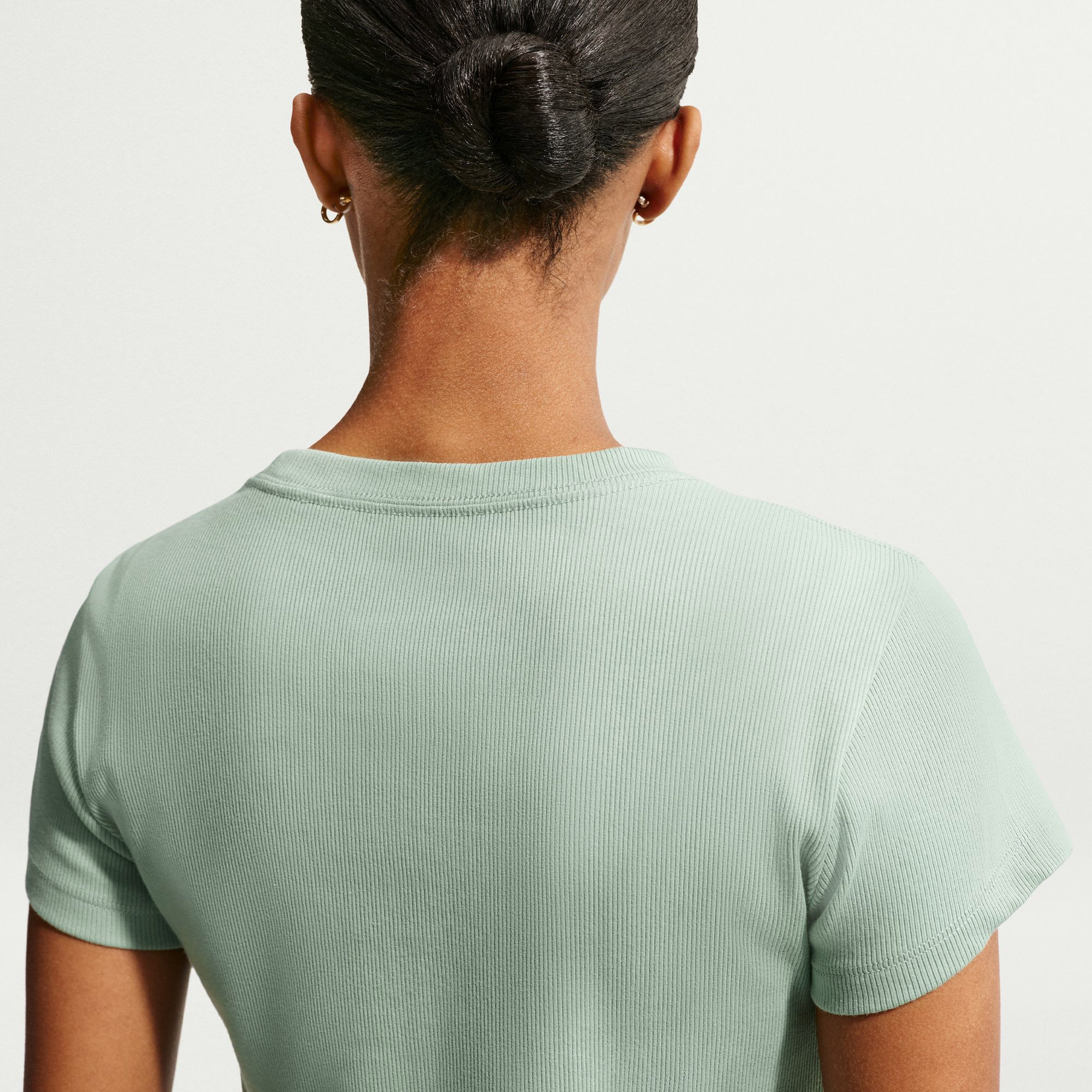 Nike Sportswear Kadın Beyaz T-Shirt