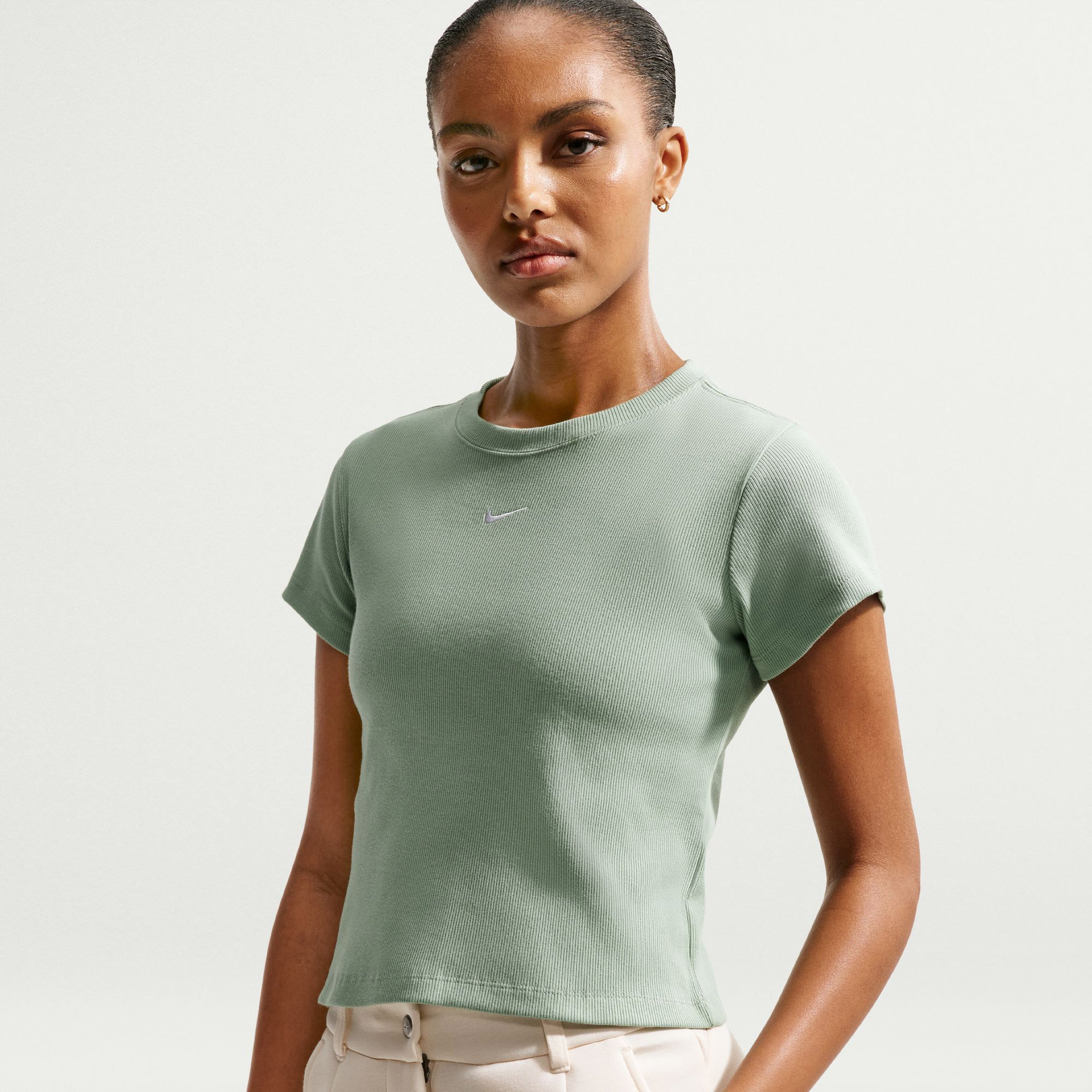 Nike Sportswear Kadın Beyaz T-Shirt
