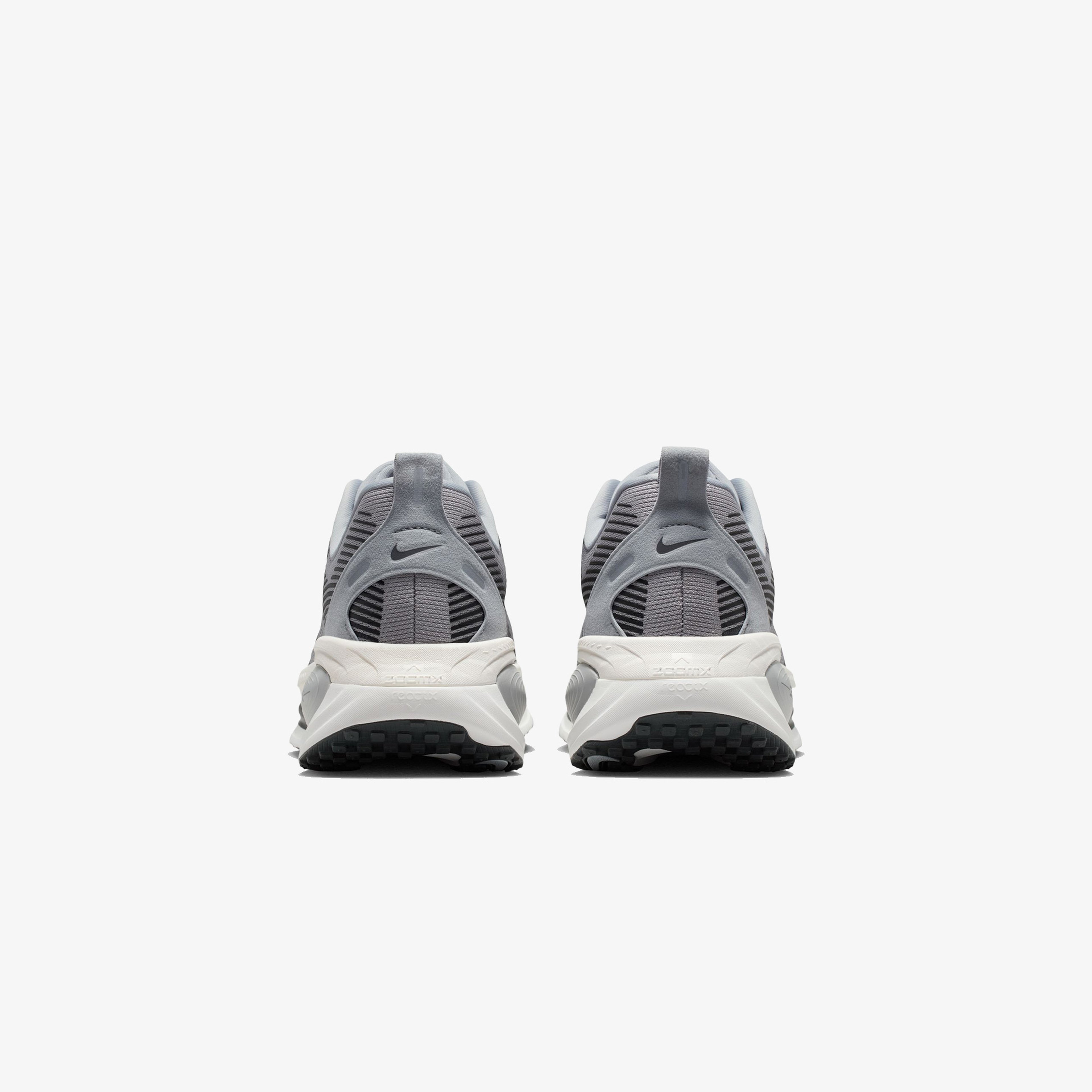 Nike Vomero Premium Erkek Gri Koşu Ayakkabısı