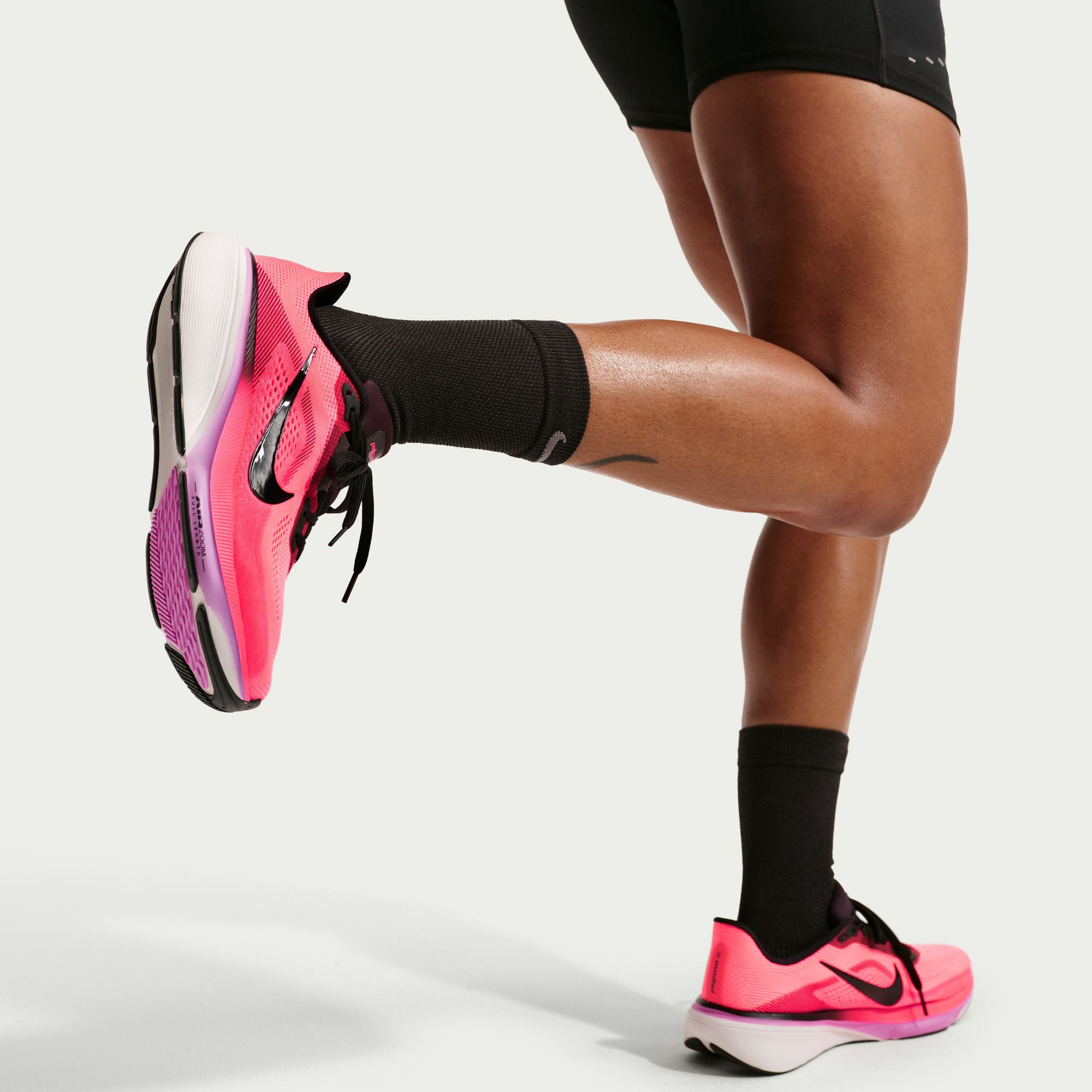 Nike Air Zoom Pegasus 42 Kadın Turuncu Koşu Ayakkabısı
