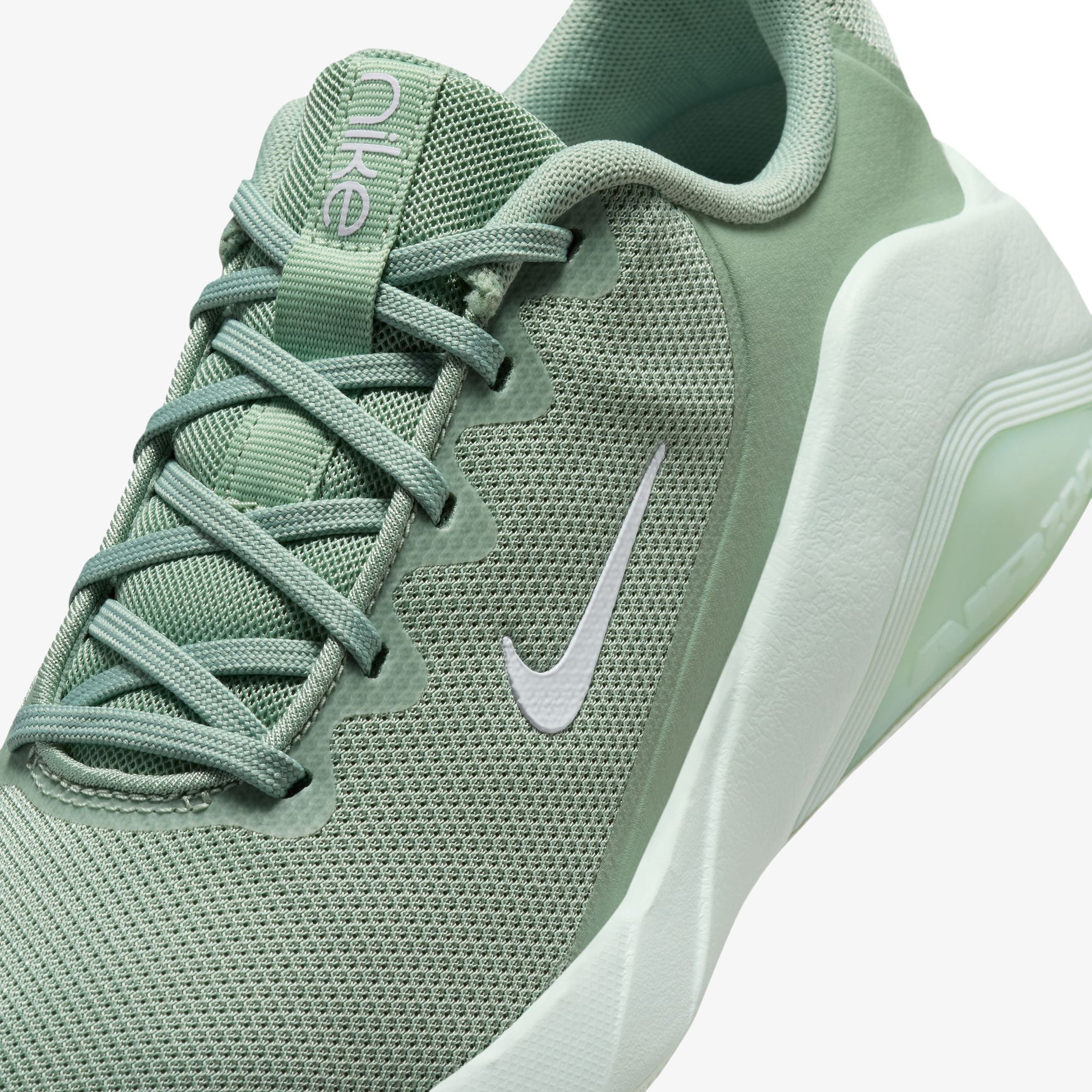Nike Air Zoom Bella 7 Kadın Beyaz Antrenman Ayakkabısı