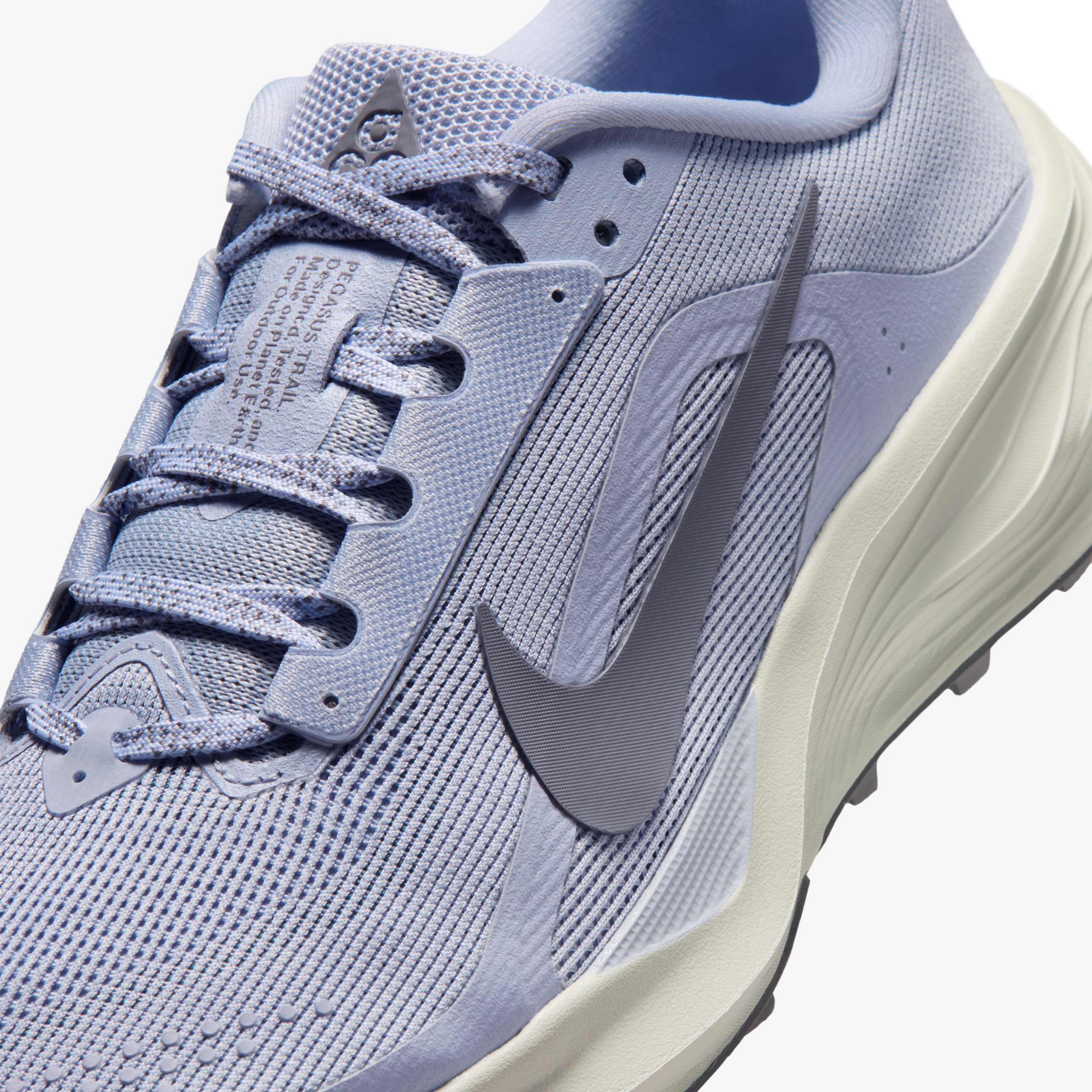 Nike Acg Pegasus Trail Kadın Gri Koşu Ayakkabısı