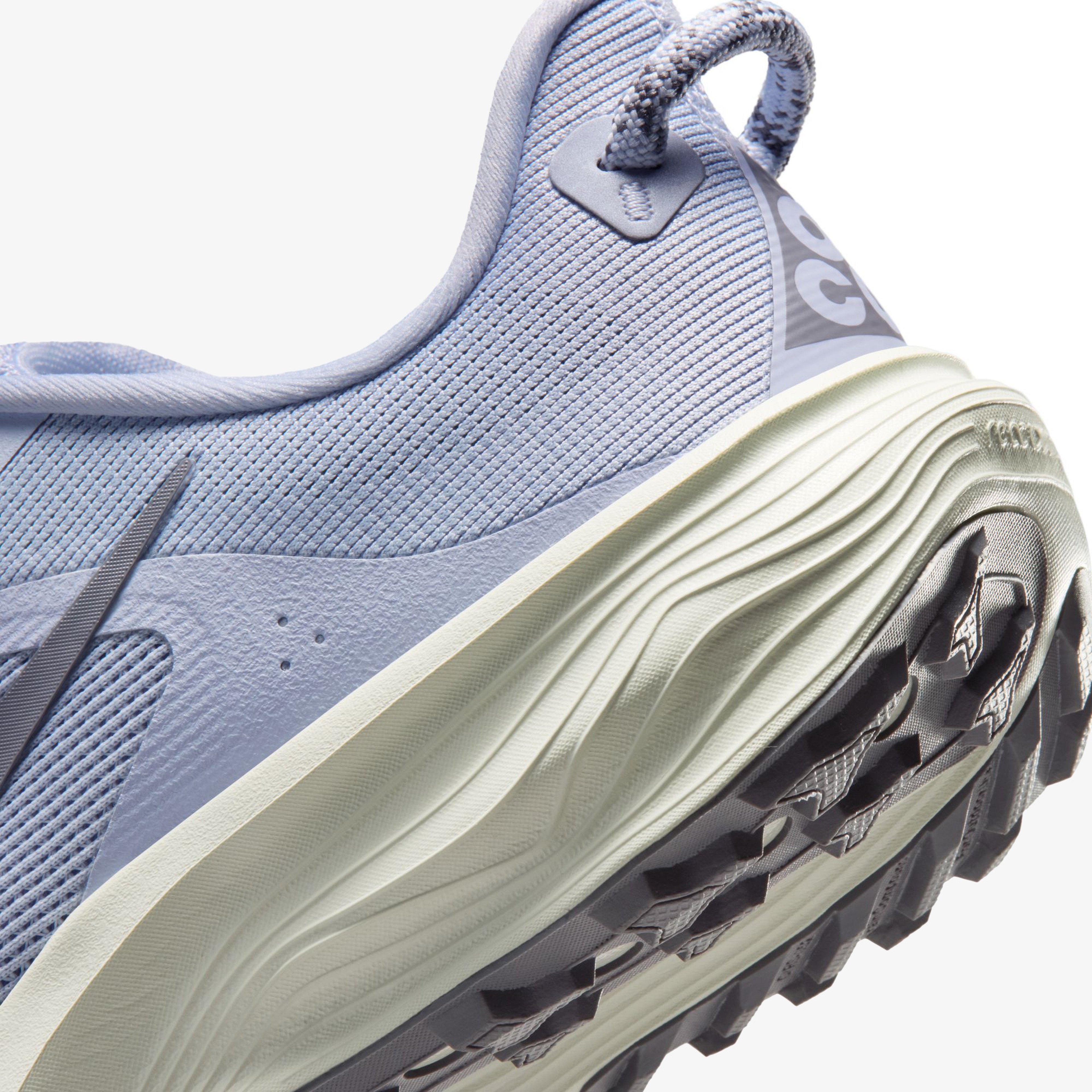 Nike Acg Pegasus Trail Kadın Gri Koşu Ayakkabısı