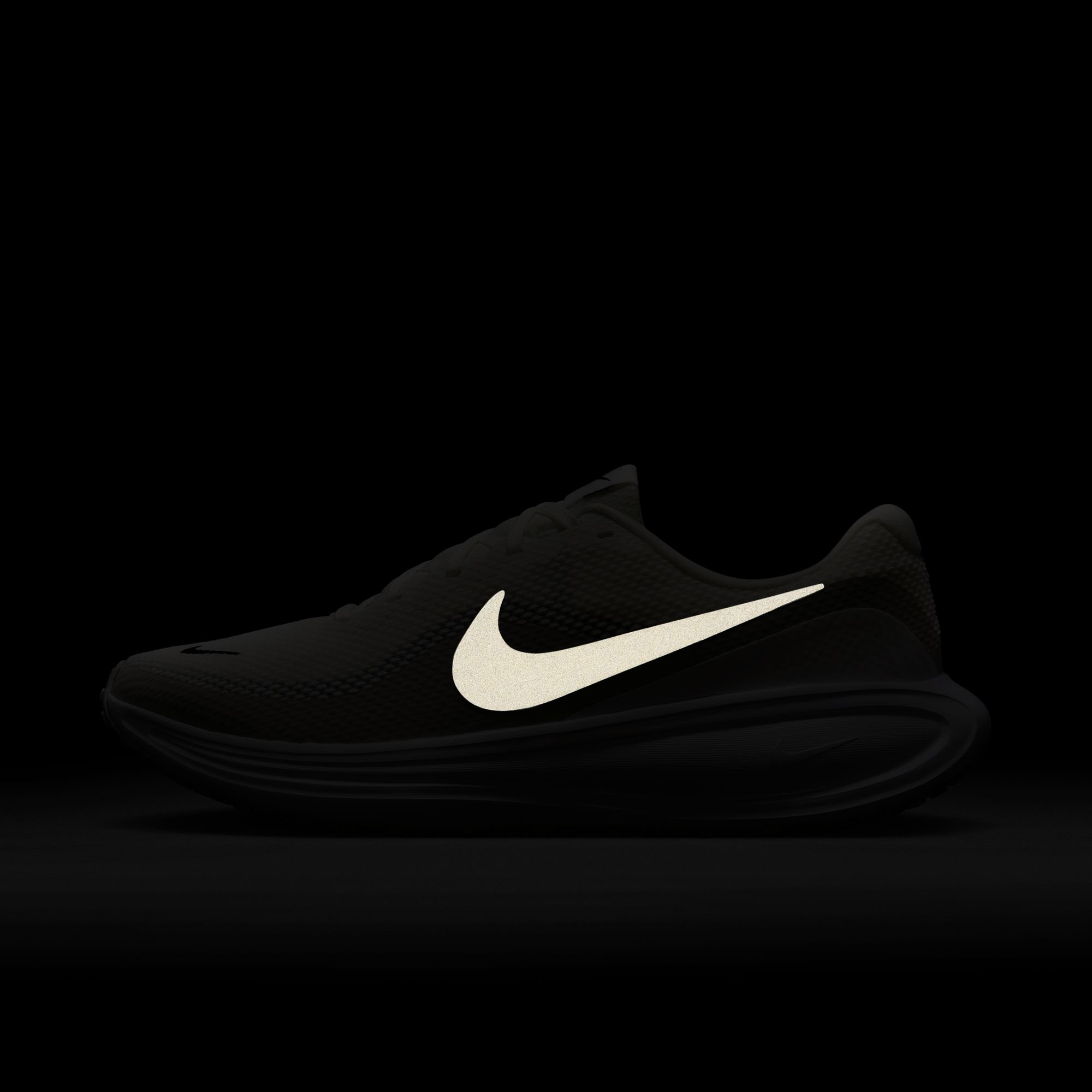 Nike Revolution 8 Erkek Beyaz Koşu Ayakkabısı