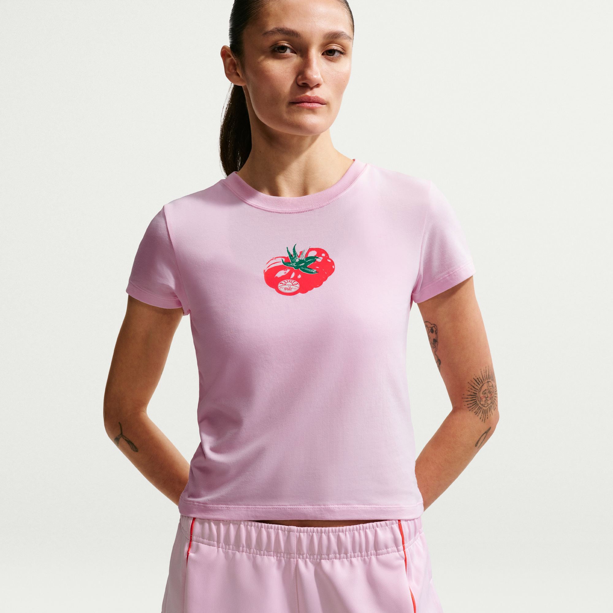 Nike Sportswear Windrunner Kadın Pembe Şort