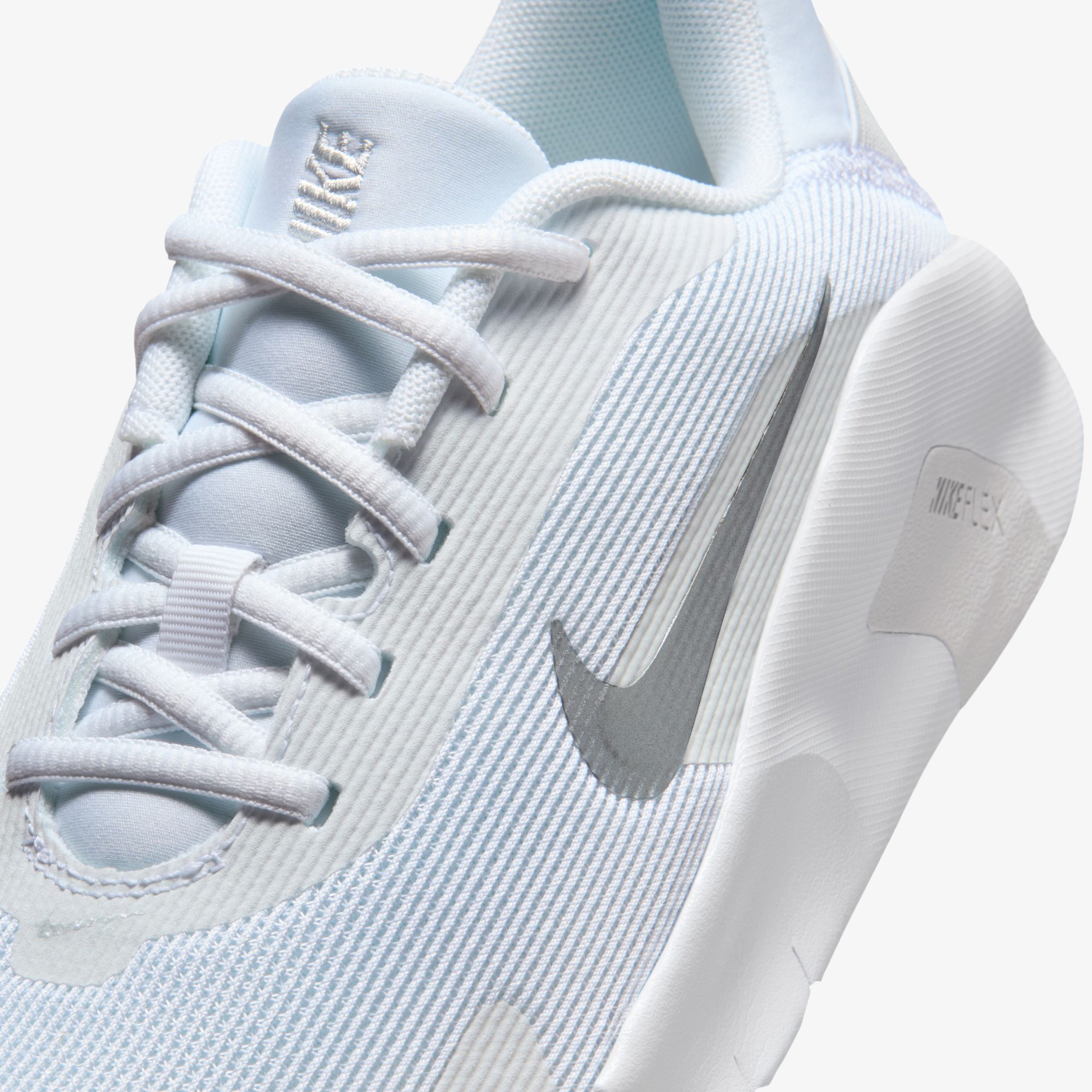 Nike Flex Train Kadın Beyaz Antrenman Ayakkabısı