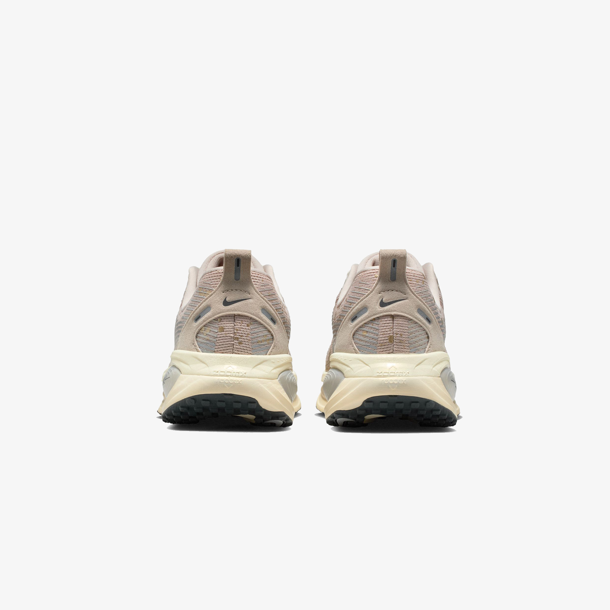 Nike Vomero 18 SE Kadın Krem Koşu Ayakkabısı