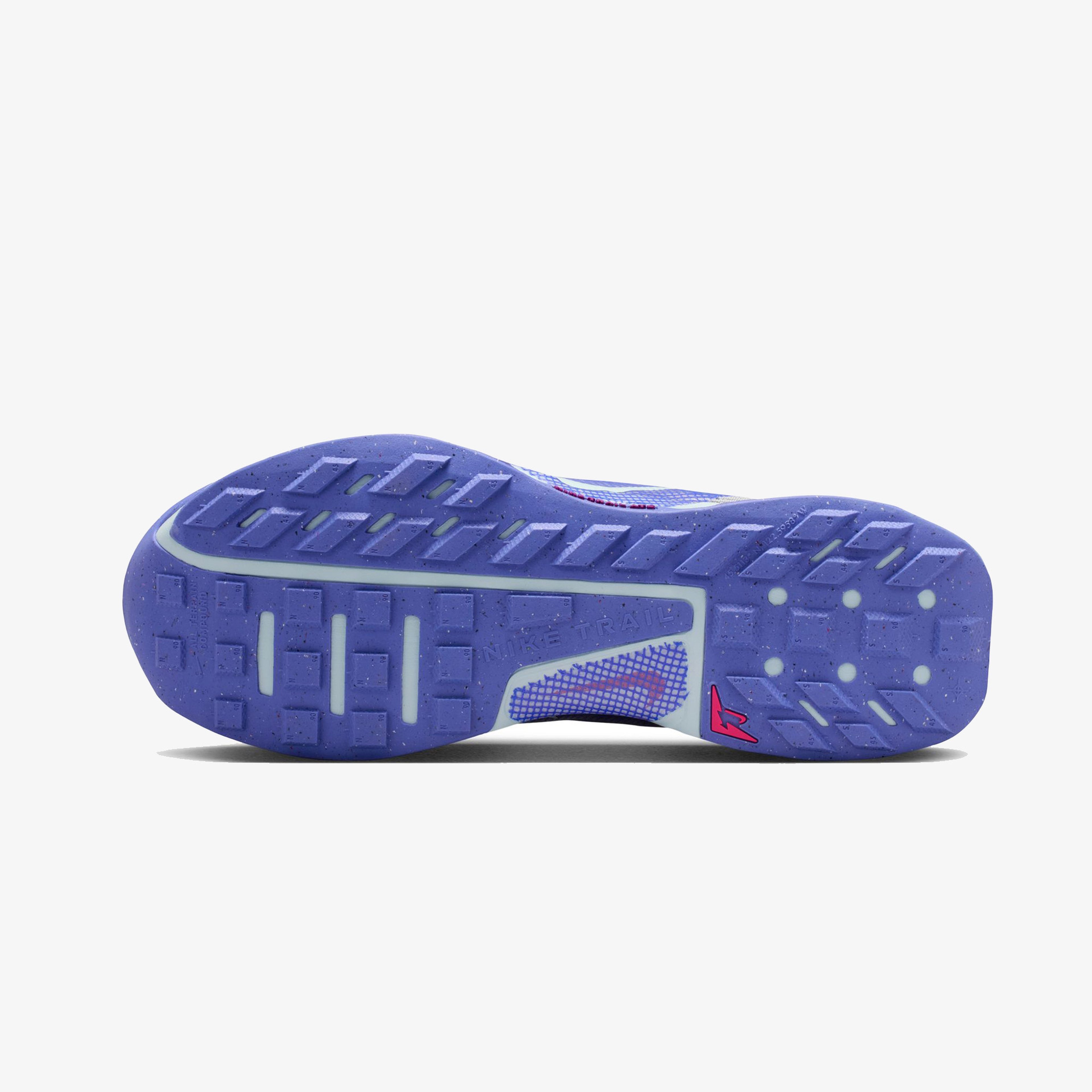 Nike Juniper Trail 3 Kadın Gri Koşu Ayakkabısı