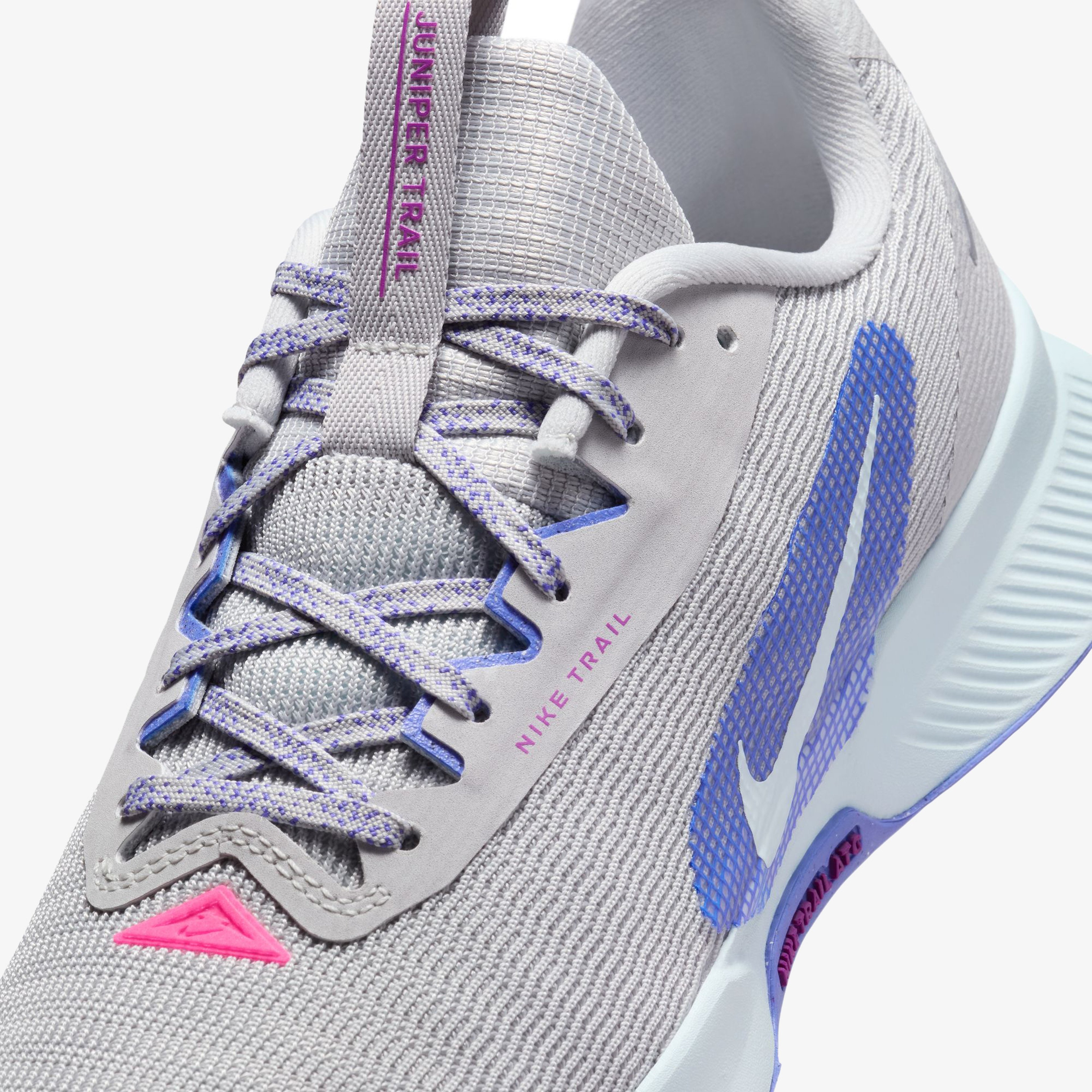 Nike Juniper Trail 3 Kadın Gri Koşu Ayakkabısı