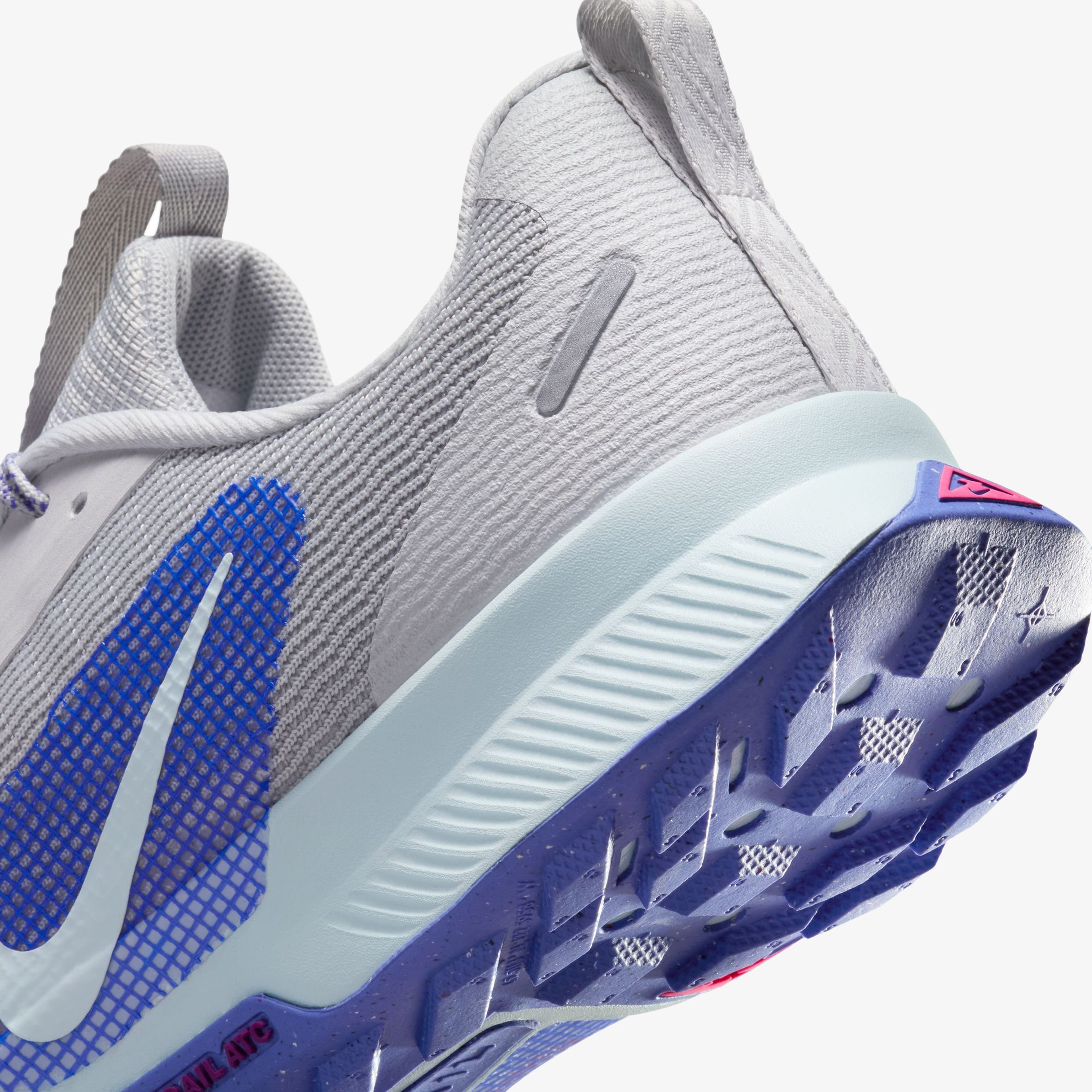Nike Juniper Trail 3 Kadın Gri Koşu Ayakkabısı