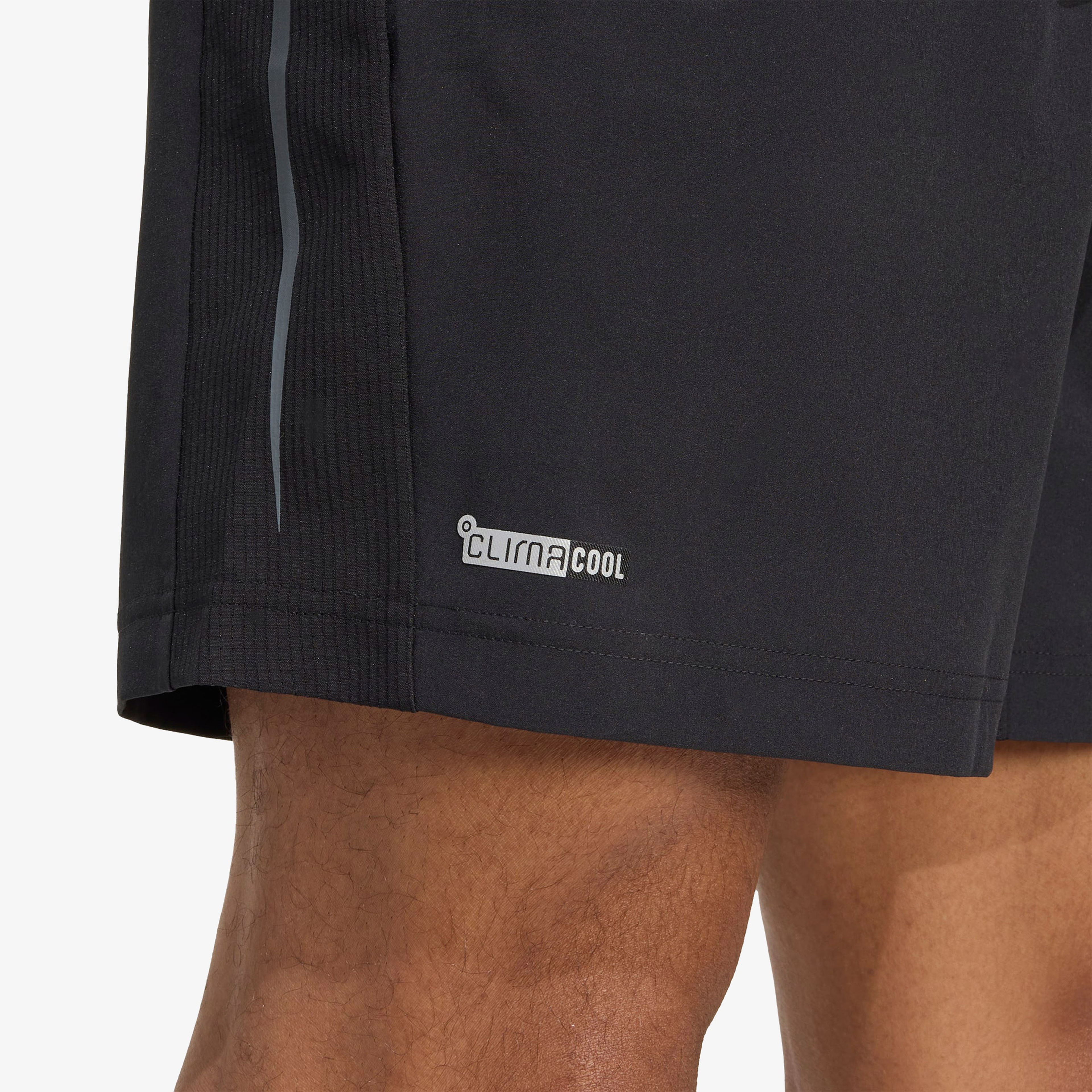 adidas Tech Apparel Graphic Erkek Siyah Şort