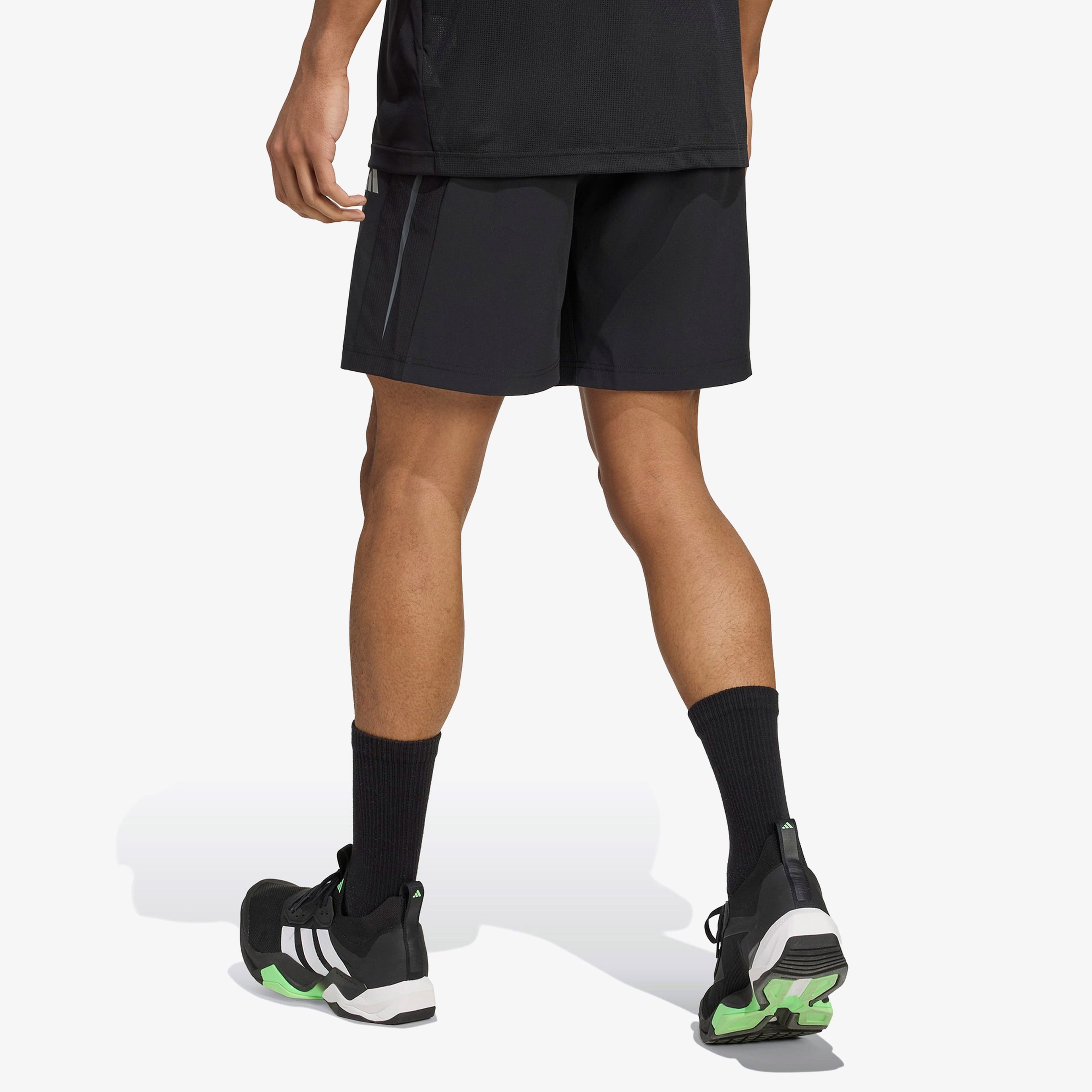 adidas Tech Apparel Graphic Erkek Siyah Şort