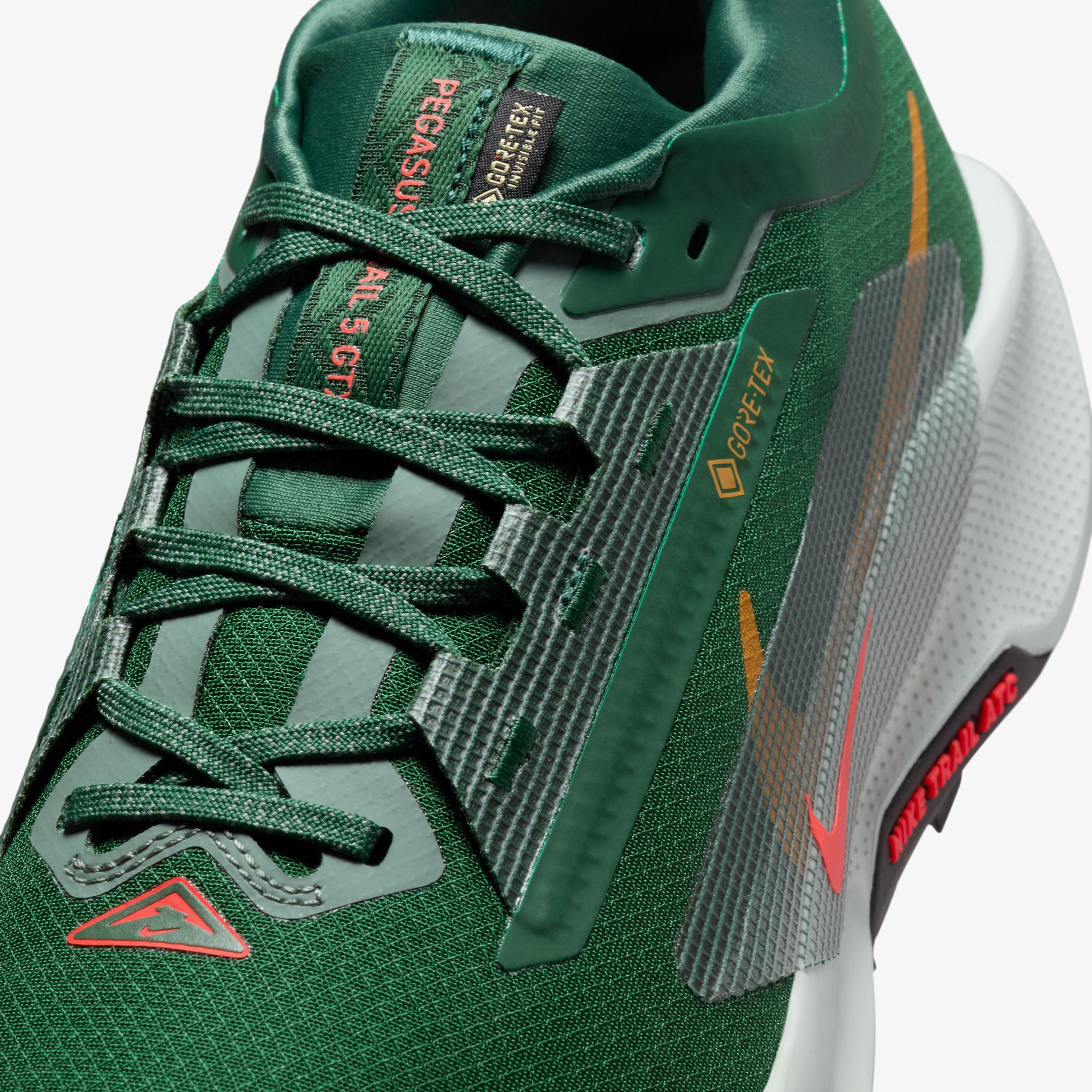 Nike Pegasus Trail 5 Gore-Tex Erkek Yeşil Koşu Ayakkabısı