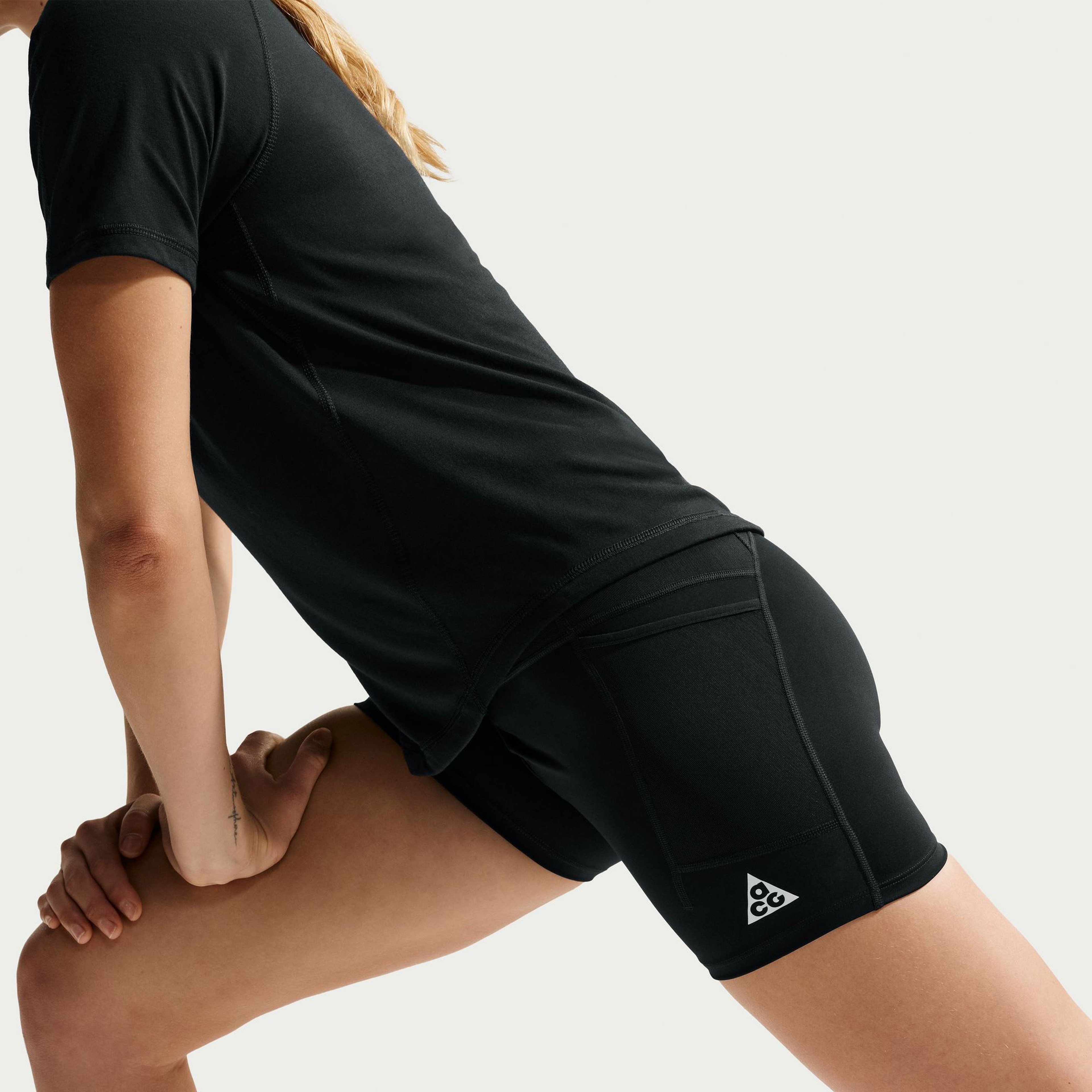 Nike Dri-FIT High-Waisted 4 Trail Kadın Siyah Koşu Şort