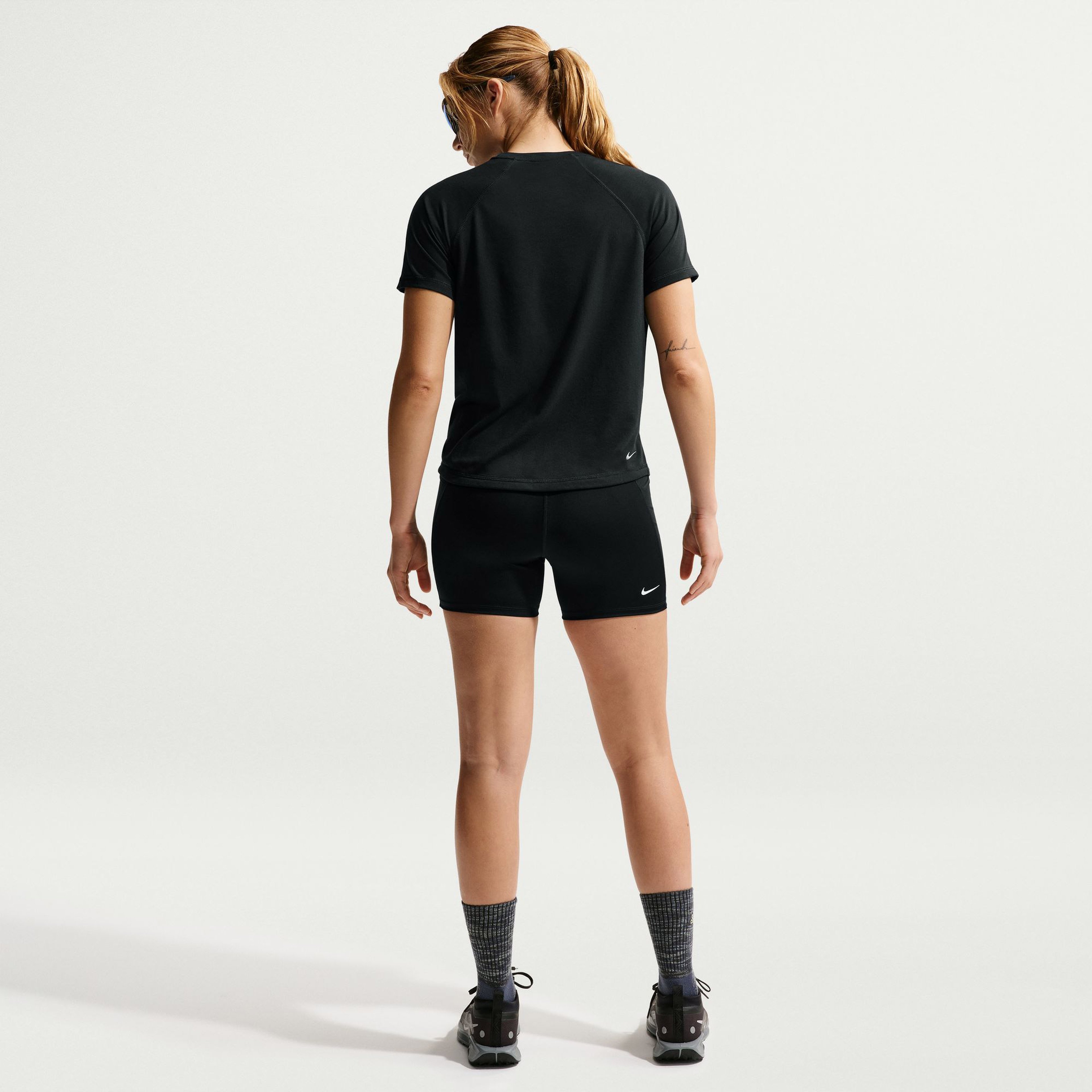 Nike Dri-FIT High-Waisted 4 Trail Kadın Siyah Koşu Şort