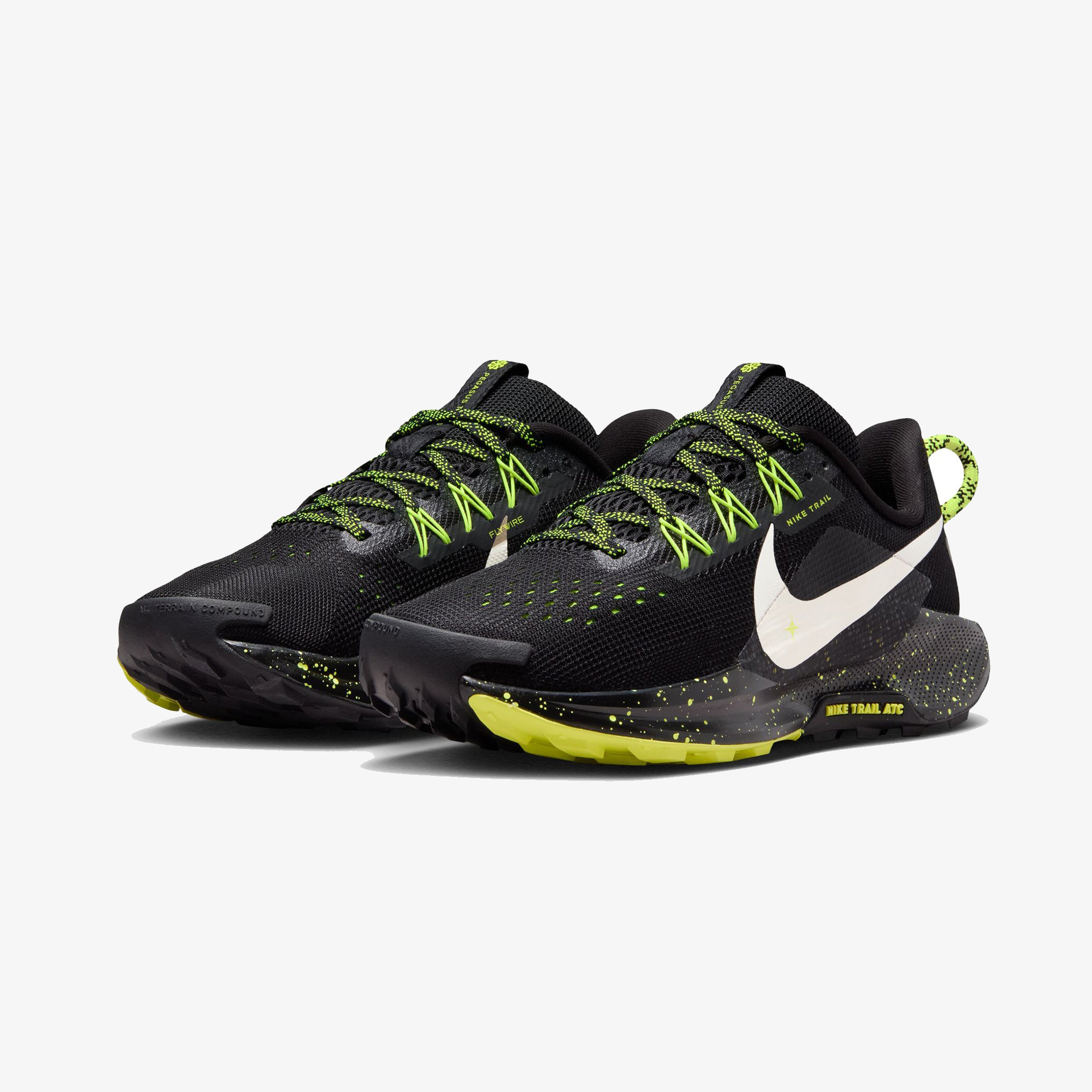 Nike Pegasus Trail 5 Kadın Siyah Koşu Ayakkabısı