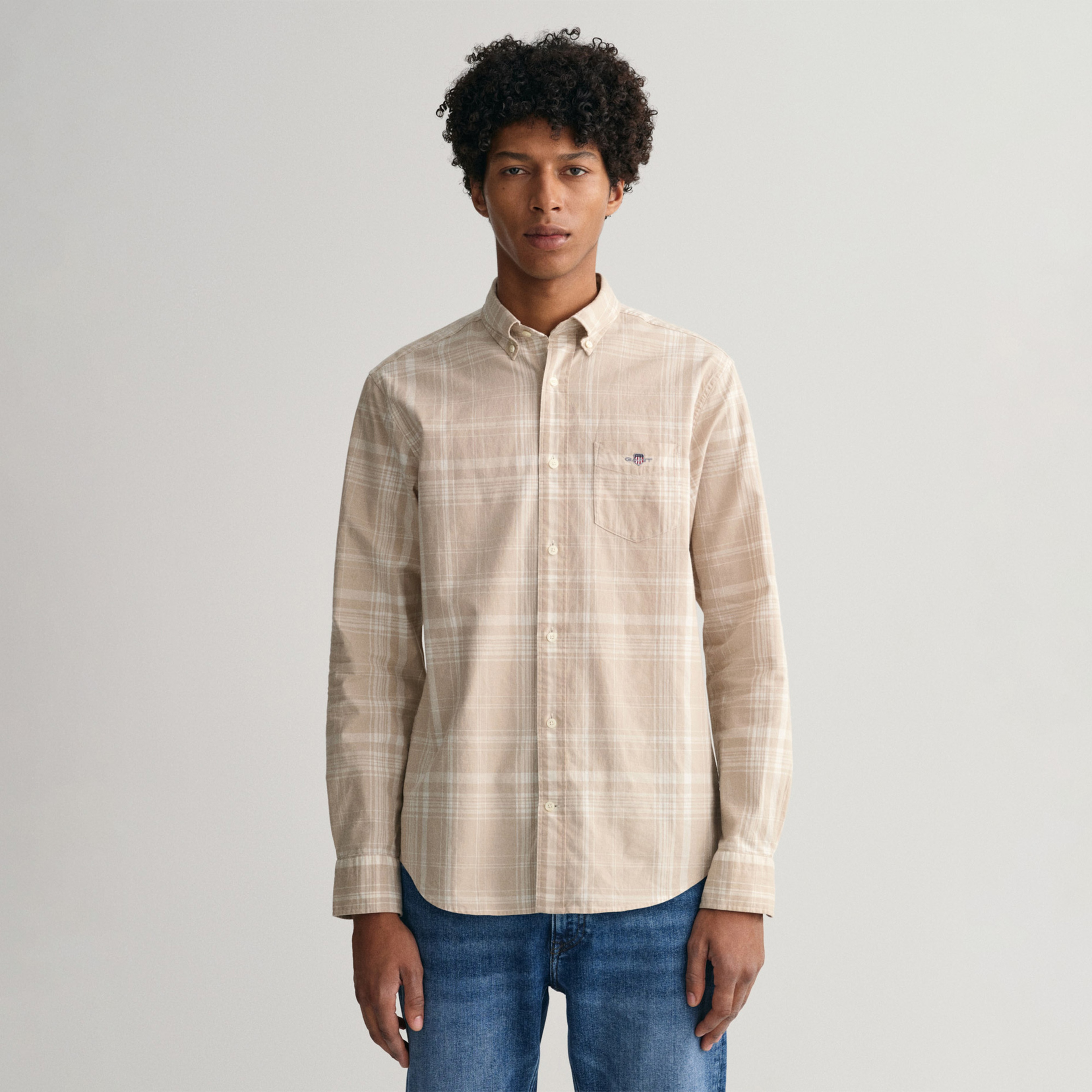 GANT Erkek Bej Regular Fit Düğmeli Yaka Kareli Keten Gömlek