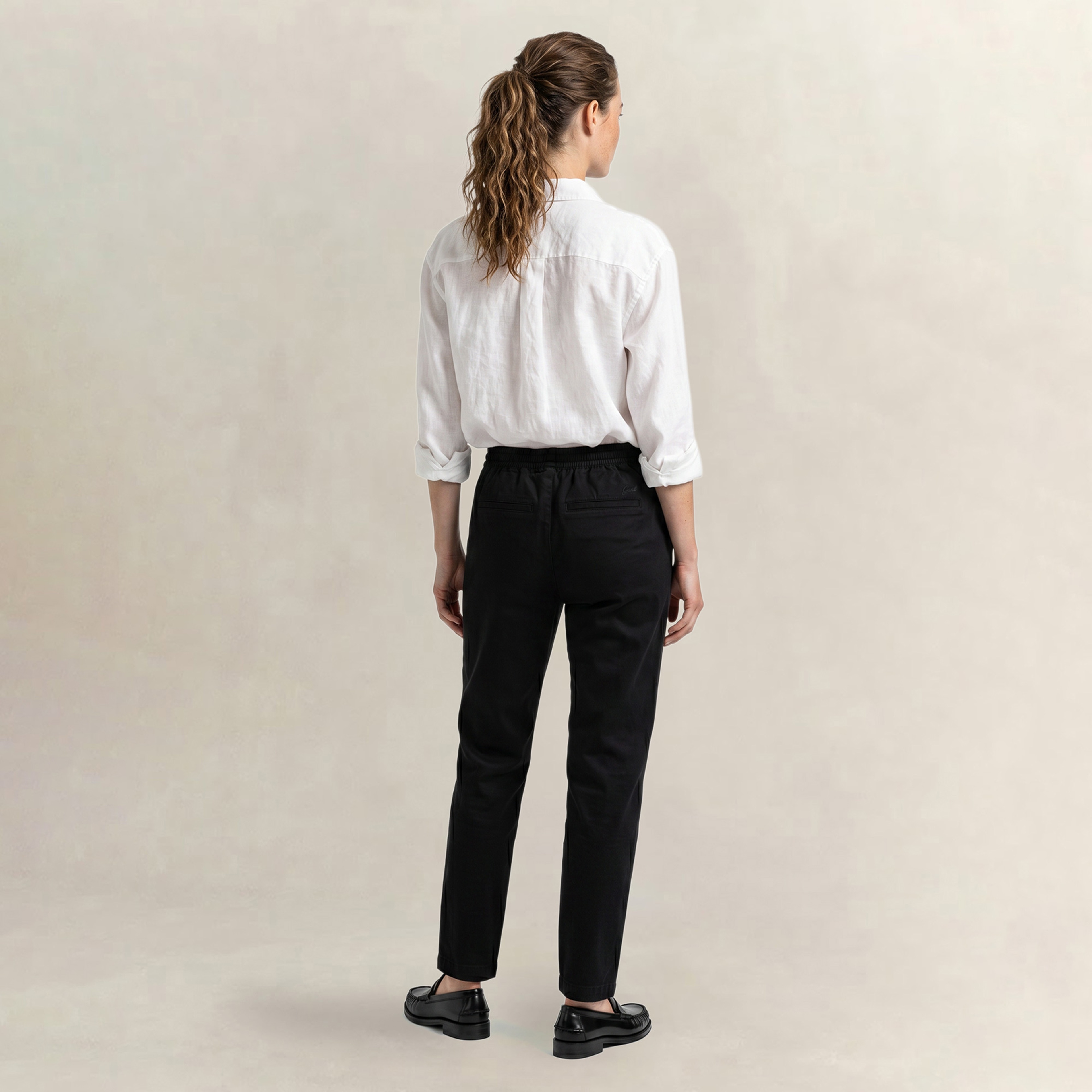 GANT Kadın Siyah Regular Fit Jogger Pantolon