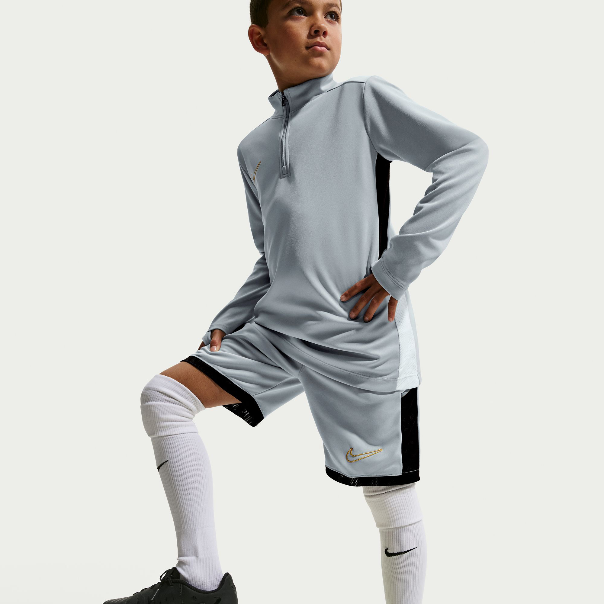 Nike Dri-Fit Academy 25 Çocuk Gri Şort