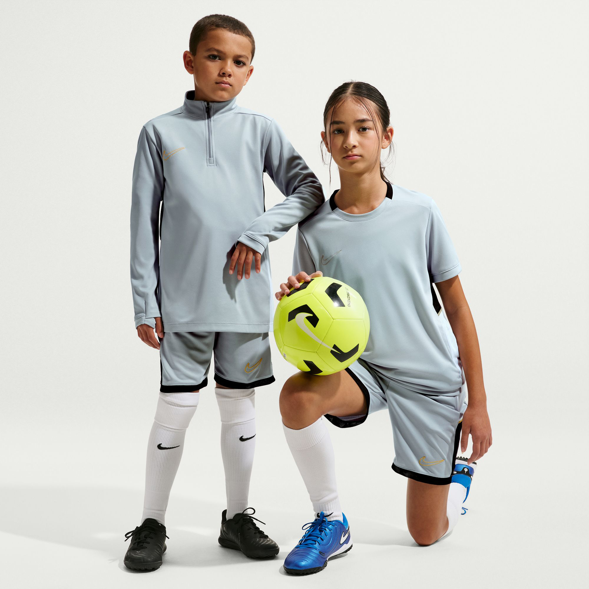 Nike Dri-Fit Academy 25 Çocuk Gri Şort