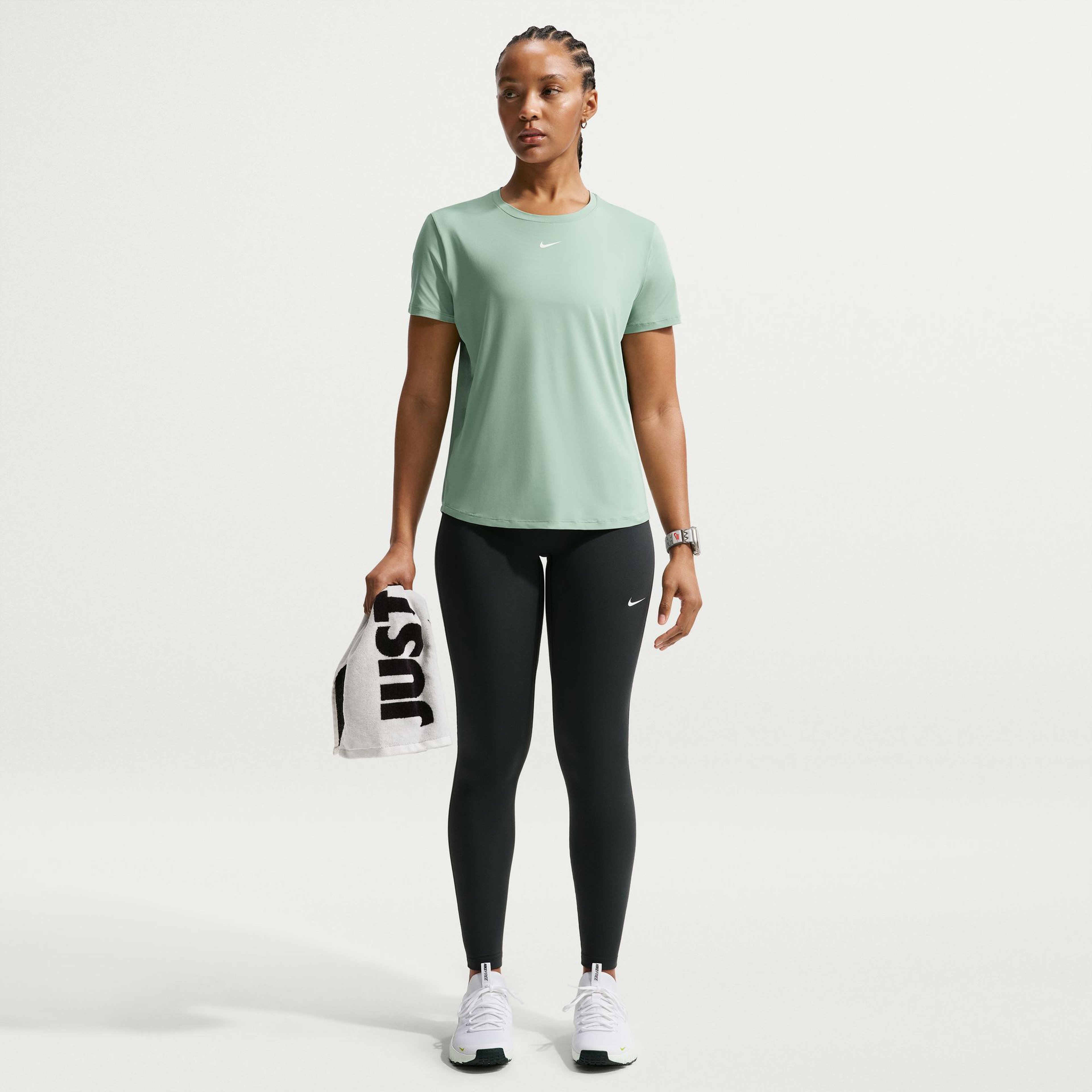 Nike Dri-FIT One Classic Kadın Beyaz Antrenman T-Shirt