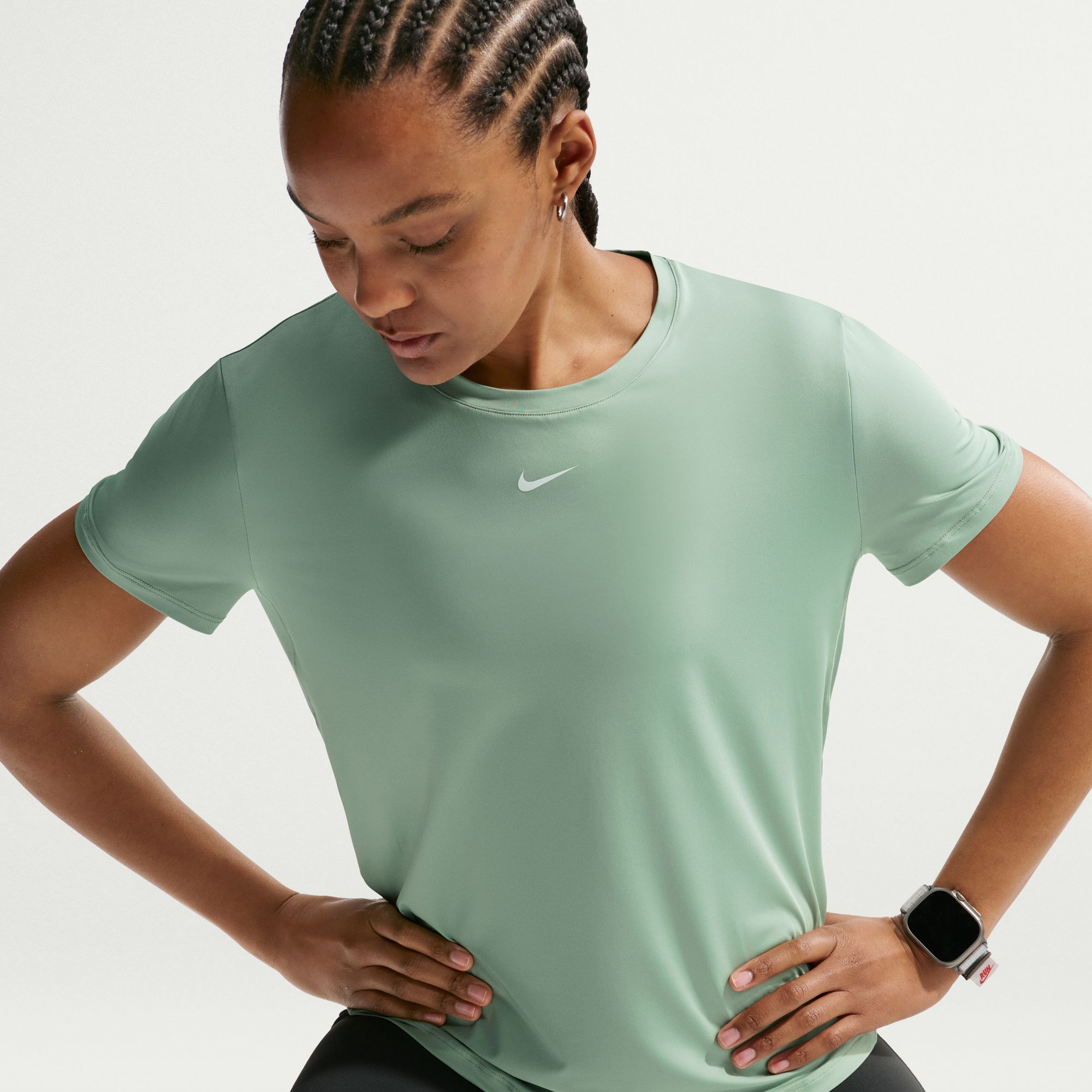 Nike Dri-FIT One Classic Kadın Beyaz Antrenman T-Shirt