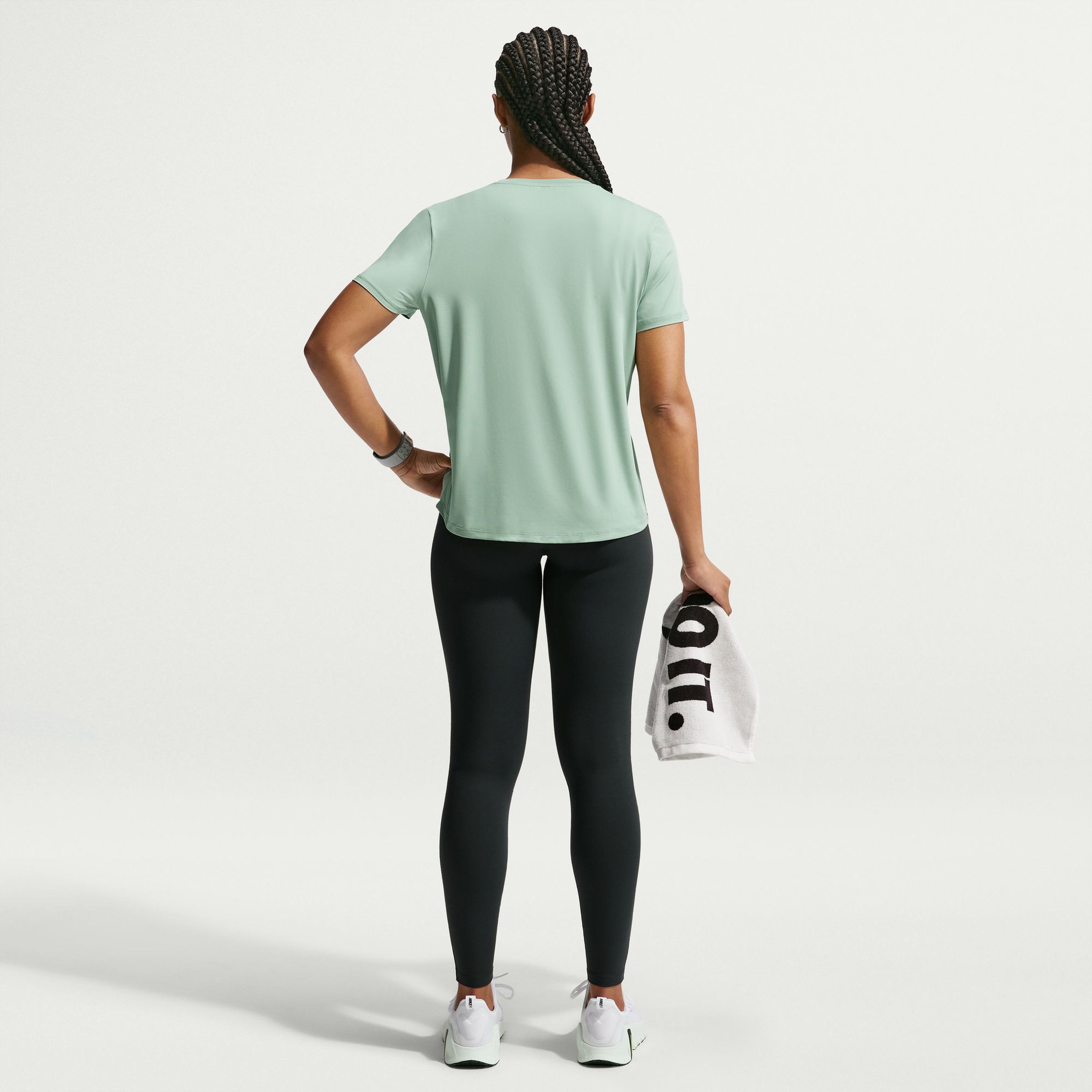 Nike Dri-FIT One Classic Kadın Beyaz Antrenman T-Shirt