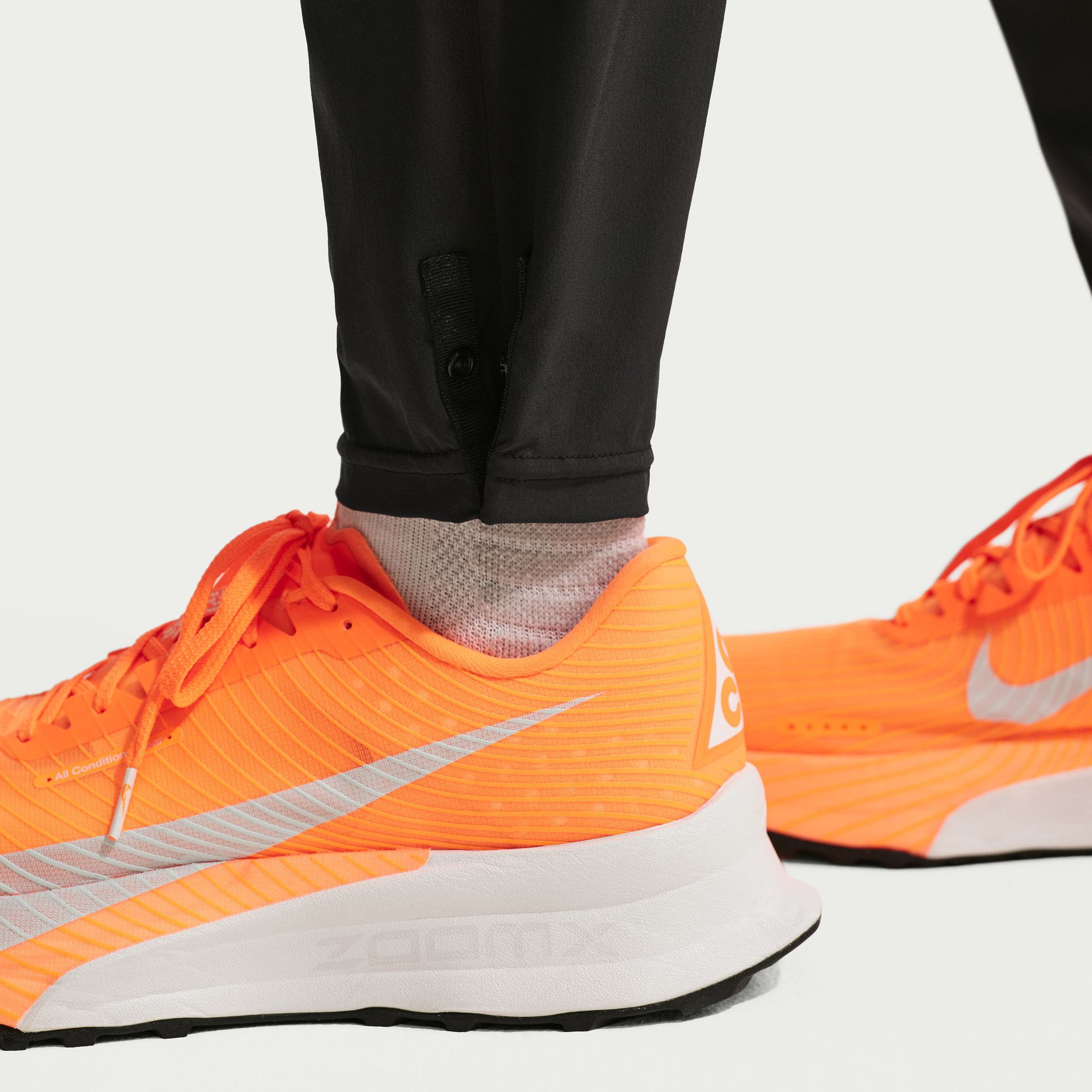 Nike Dri-FIT ACG Dawn Range Erkek Siyah Koşu Eşofman Altı