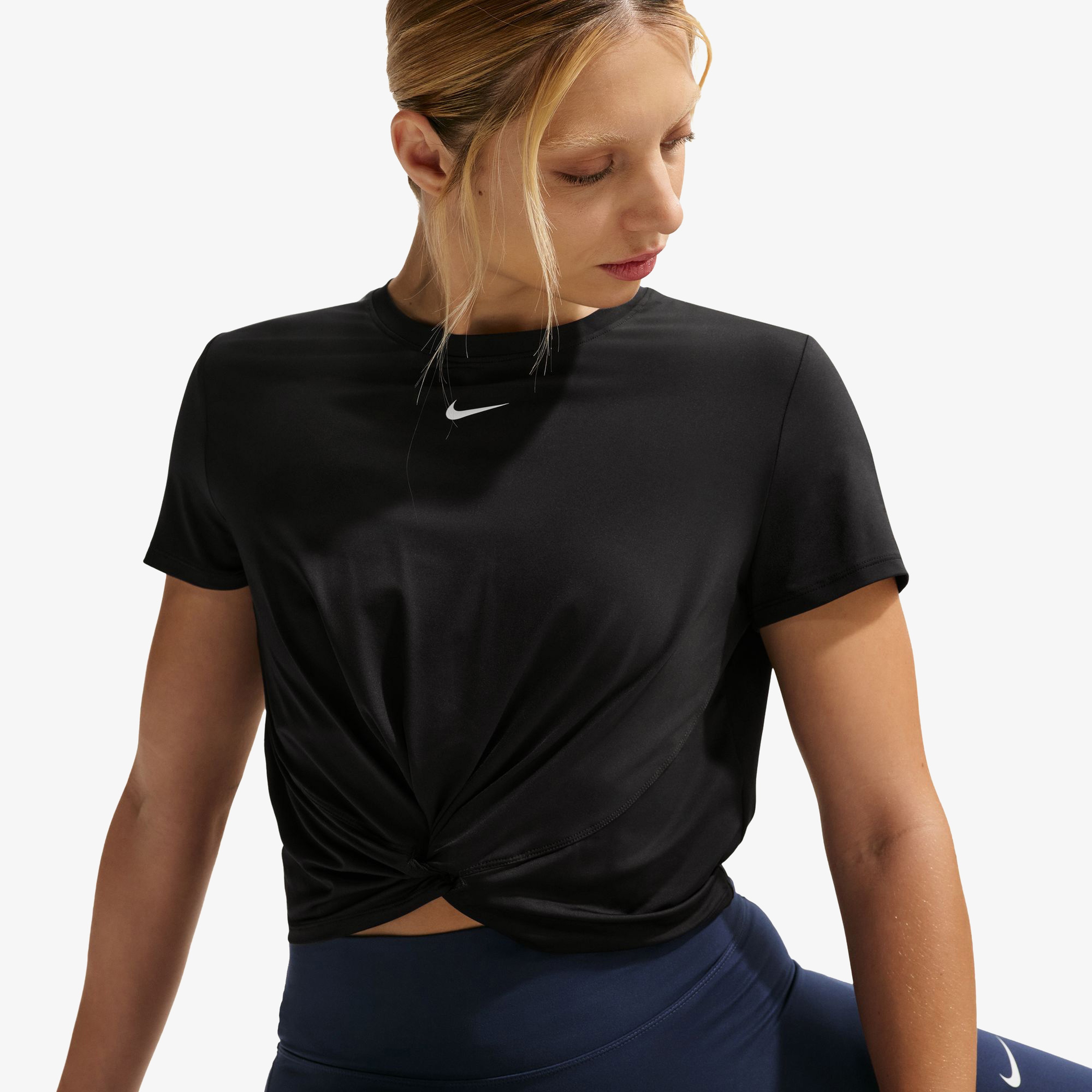 Nike One Classic Twist Kadın Siyah Antrenman T-Shirt